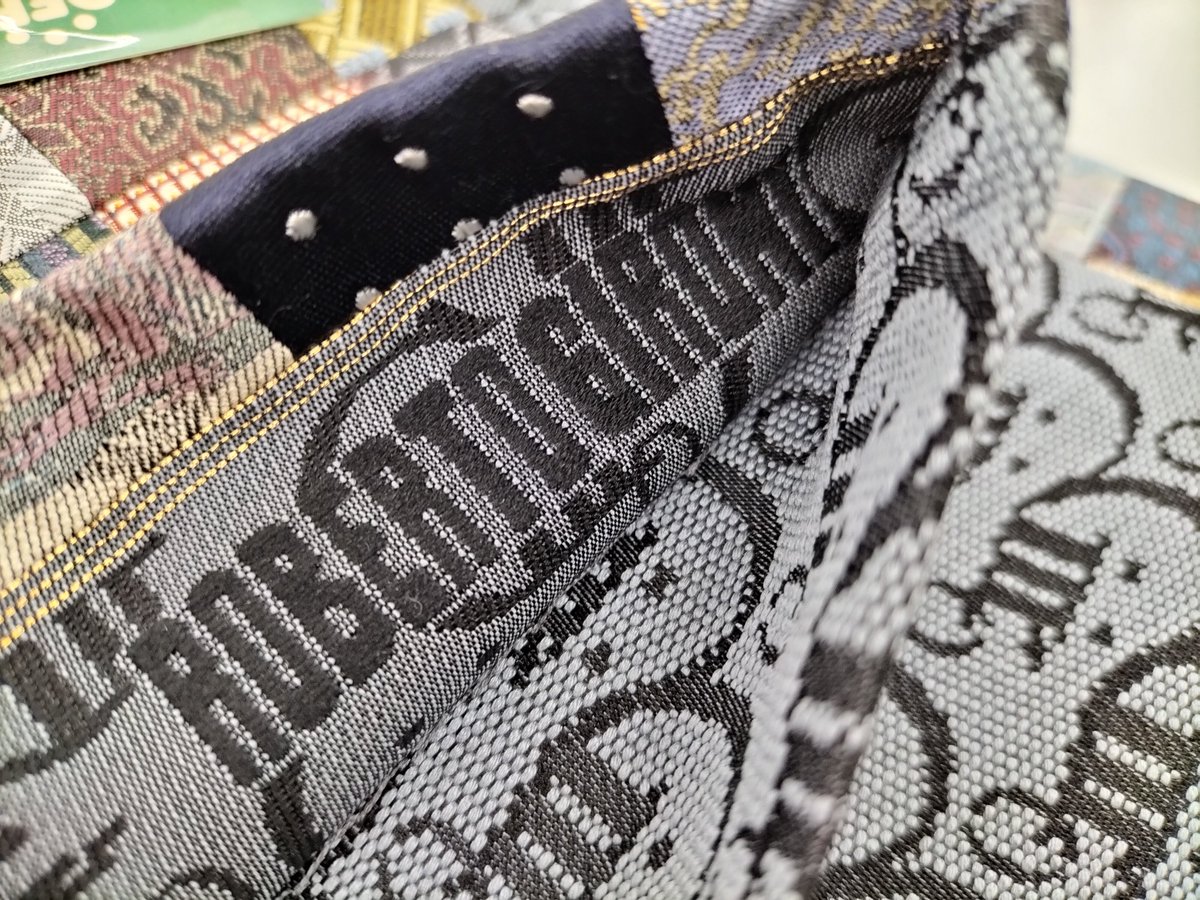 offhouse_arai's tweet photo. ちょっと変わったデザインの袋帯を売り場にお出ししました～✨
ぜひ店頭でご覧下さい(*ˊ˘ˋ*)
#着物コーデ #和服  #リユース https://t.co/yoPZo0vY6L