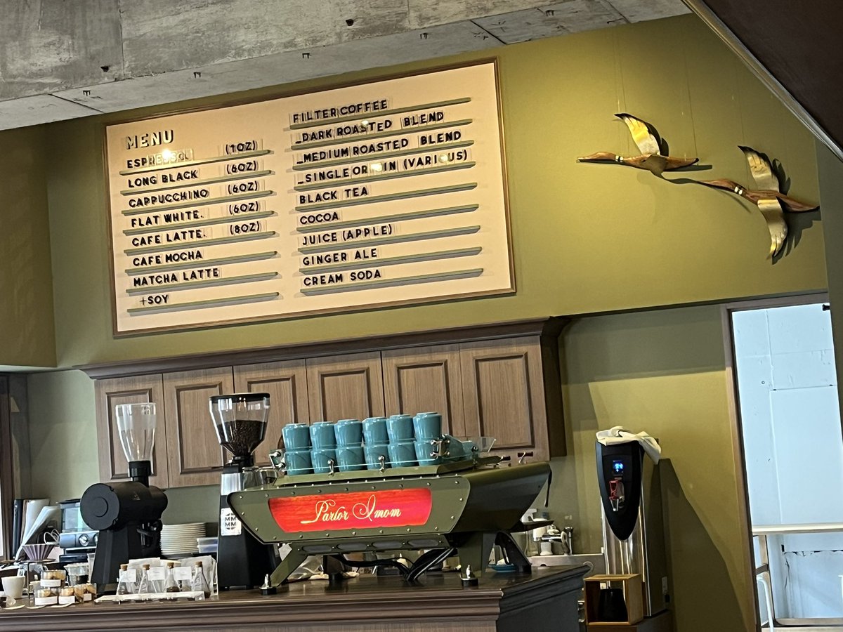 hirogotocafe's tweet photo. 31日で閉店。
たぶんラスト訪問。
店内入ったら、知り合いおるし！ https://t.co/InyGI58sMq
