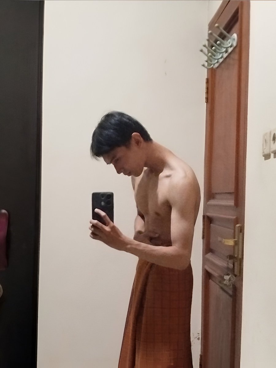 sawi6R's tweet photo. Oke.. gue mo lanjut gym lagi.. biar gak kurus gini
*Melakukan gym sama seperti terakhir di 2023 https://t.co/A7DkZCKaYl