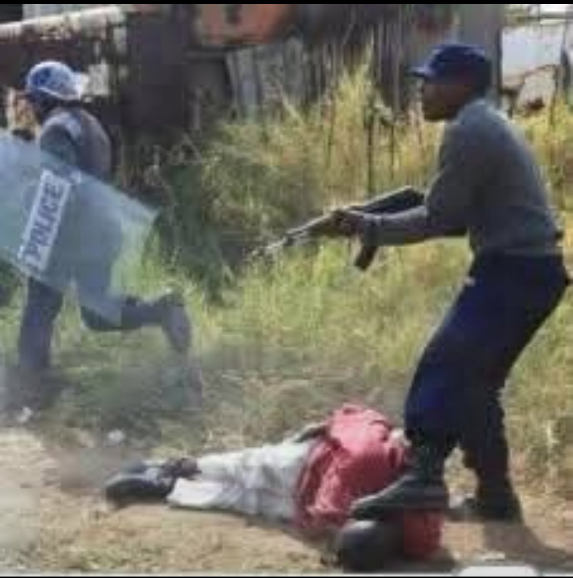 D4ED_ZIM's tweet photo. Law without order is chaos. Order without law is tyranny. When authorities enforce both, society breathes. Respect the law, honor the rule, protect the peace. #LawAndOrder @edmnangagwa @paultungwarara @wicknellchivayo @HonMachakaire @oczmk @JonesMusara @DeptCommsZW @KMutisi https://t.co/G1VZxbmJrA