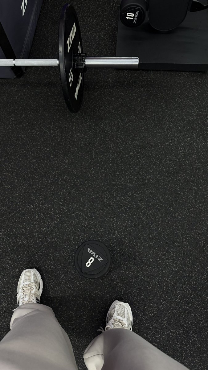Hanenpt's tweet photo. My life lately 💪🏻 https://t.co/LduEvJxmmm