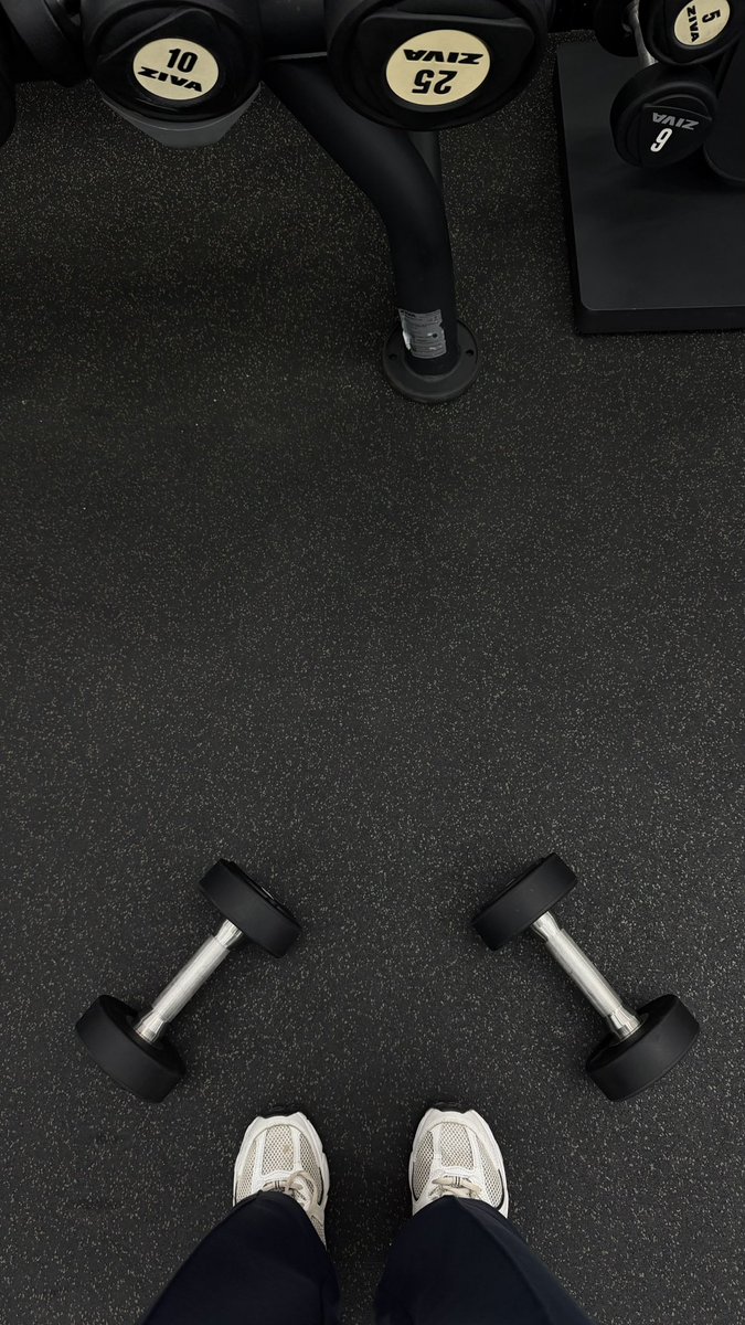 Hanenpt's tweet photo. My life lately 💪🏻 https://t.co/LduEvJxmmm