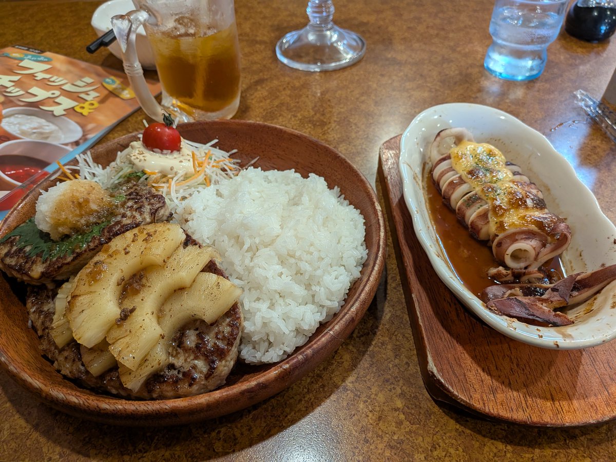 Romast_eiga's tweet photo. 夜ご飯(●´ω｀●)！！
パインバーグいつも頼むくらい好きです(●´ω｀●)！ https://t.co/5faG8jsrZv