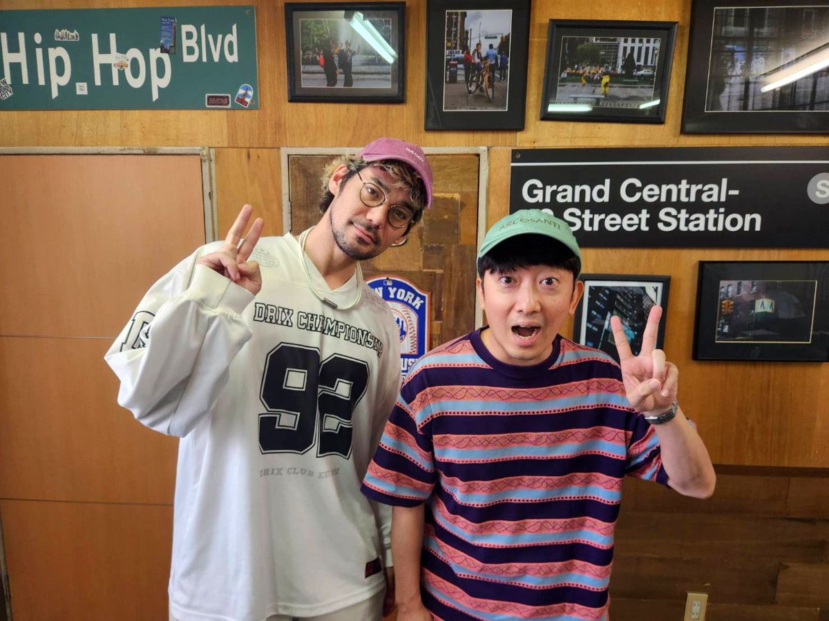 PICNIC6pic163cm's tweet photo. 31日の朗読劇の稽古最終日。
2週間ぶりにspiと会いましたが風貌が全然変わってました。ストイック過ぎてマジリスペクトつう話。
チケット完売みたいですが配信あるようです。 https://t.co/pKIXCHySq8