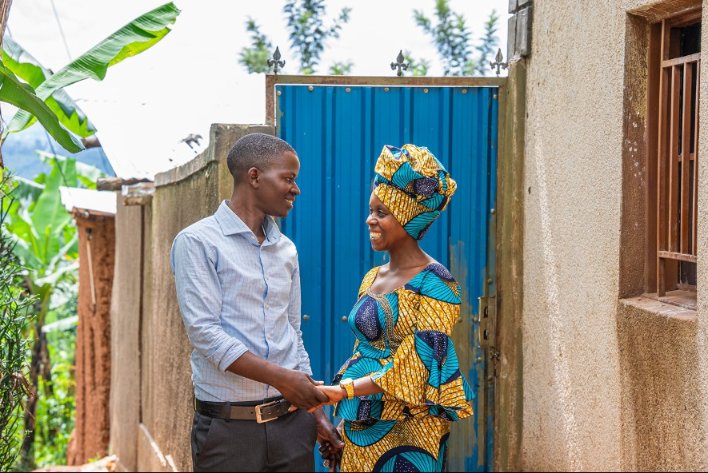 ProfemmesTH's tweet photo. From struggling with just 20 chickens and carrying the burden alone to becoming a thriving entrepreneur and equal partner at home: Wivine and Alexis' #JourneyOfTransformation shows how #GenderEquality can transform lives.

Read their inspiring story and see what's possible when families grow together. 👉 https://t.co/adnj9hmcJo

#WomenEmpowerment #SERVEProject
@careinrwanda @MastercardFdn @RwandaGender @GenderMonitorRw @RwandaWomen