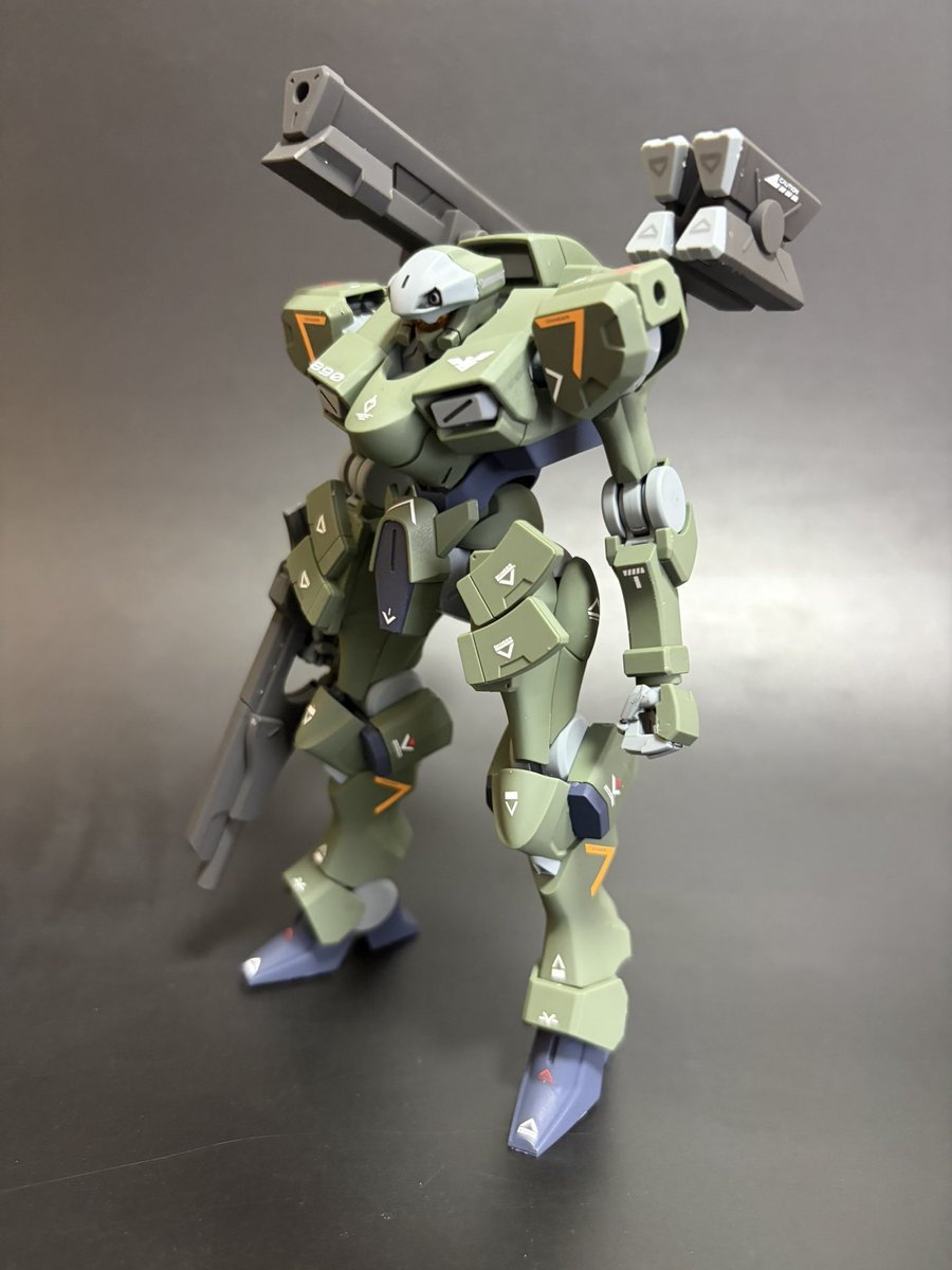 teddy82703's tweet photo. やっと再販されたザウォートヘヴィ、投げ売りされてたティックバラン完成しました🙌
久々に水転写デカール貼りました笑
渋カッコいいですよね🤭
#水星の魔女 
#プラモデルライフ https://t.co/tx2fVZtgEA