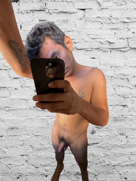 joalvero's tweet photo. Wey aún recuerdo cuando me funaron con mis fotos de Grindr y desde entonces me valió verga enseñar mis miserias; como una vez me dijeron JAJAJA JAJAJAJA https://t.co/QglIYRmBkC