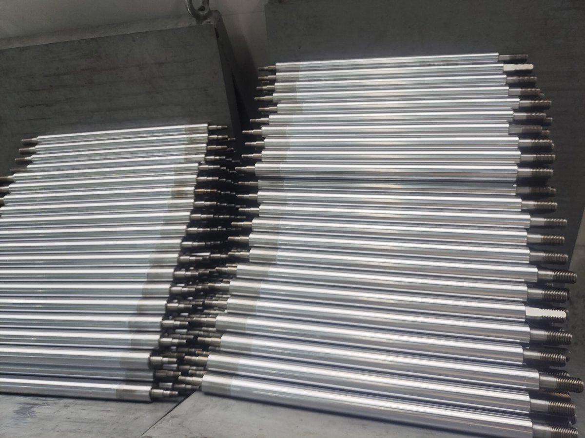 HengshanTech's tweet photo. Hard chrome plating brings strong anti-rust and wear-resistant properties.Our factory strictly processes shock absorber piston rods through grinding and polishing.
#ShockAbsorberPistonRod #PistonRod #HydraulicRod #DamperRod #ChromePlatedRod #SteelRod #SuspensionRod https://t.co/KQy2If2v4a