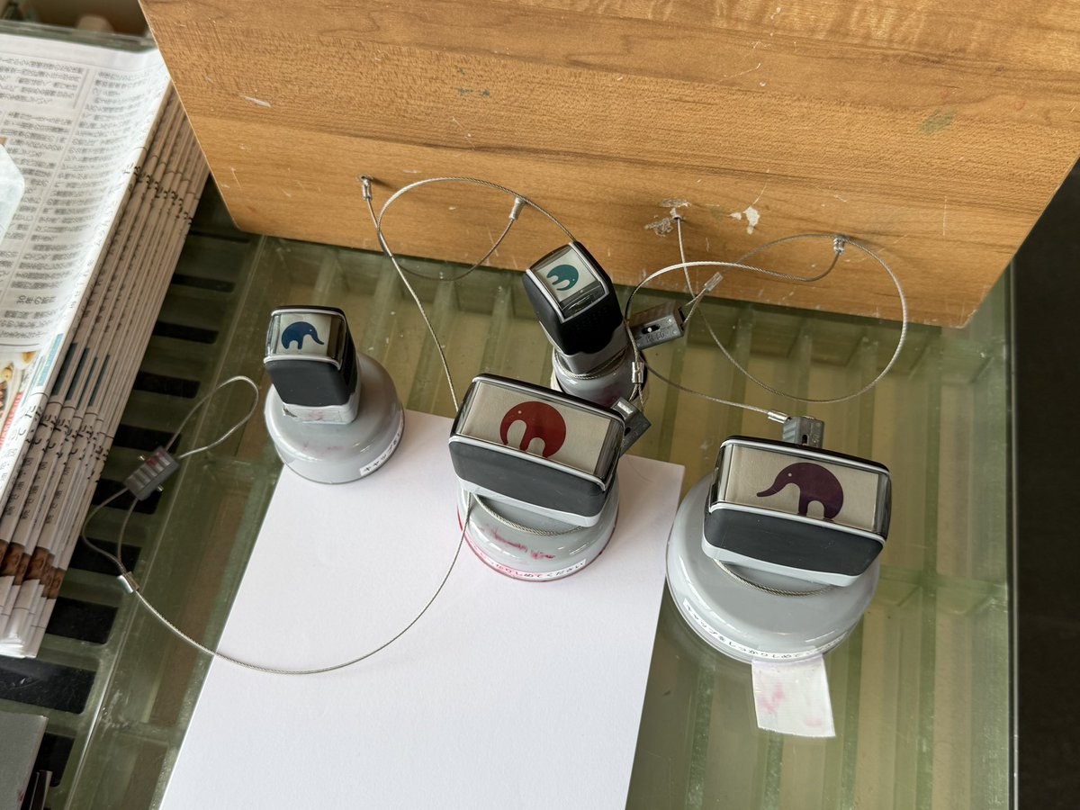 SoHoiTing's tweet photo. 象の鼻テラスに象のスタンプ4種類があります。
文字は入っていないので、押しません。 https://t.co/mUB1mex1DP