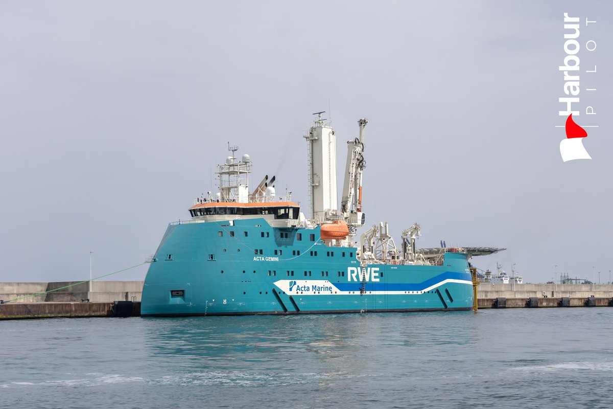 PilotHarbour's tweet photo. Acta Gemini berthed Algeciras. 
#Port #Shipping #HarbourPilot #TransportMaritime #PortOperations #GlobalTrade #GlobalShipping #MaritimePhotography #MaritimeStrategy #noshippingnoshopping #MerchantMarine #Maritime #Shipping #MaritimeIndustry #HarbourPilots #Shiphandling #PortOperations #MaritimeSafety #Ports #ShipPhotography #IndustriaMarítima #BlueEconomy
@ActaMarine 
@PuertoAlgeciras
