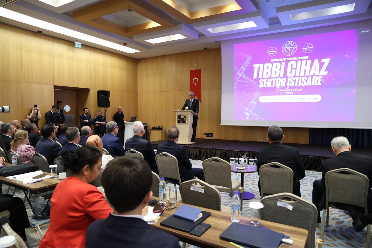 drmemisoglu's tweet photo. 📍Trabzon

Tıbbi Cihaz Sektör İstişare Toplantısı’nda sektörün değerli temsilcileri ile bir araya geldik.

Sağlıkta yerli ve milli üretimi güçlendirmek, yenilikçi teknolojileri desteklemek için atacağımız adımları istişare ettik.

Cumhurbaşkanımız Sayın @RTErdogan’ın liderliğinde sağlıkta üreten bir Türkiye hedefi doğrultusunda kararlılıkla çalışmaya devam edeceğiz.