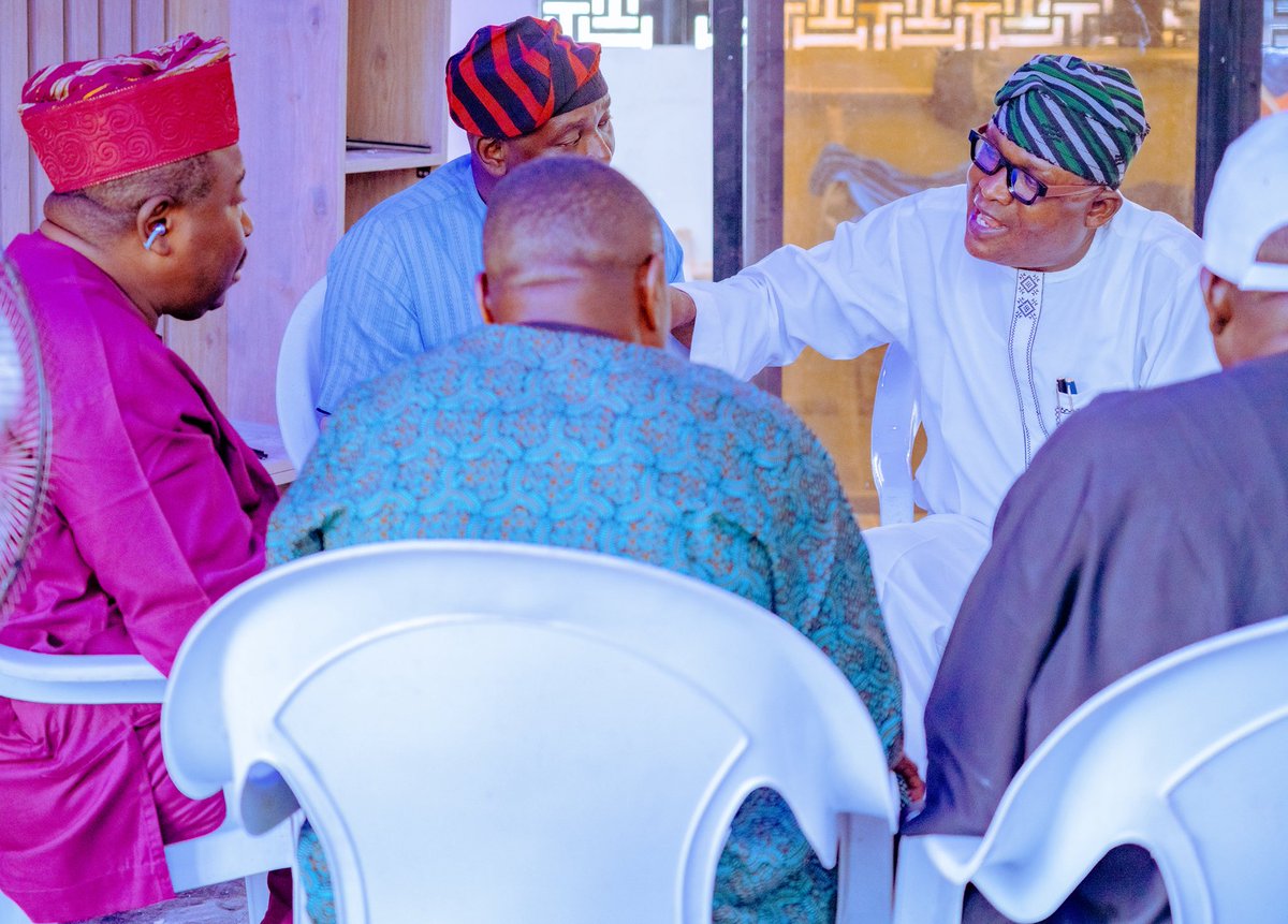 akinalabi's tweet photo. We had a fruitful reconciliatory and strategic meeting about Egbeda Local Government at the residence of Senator Sharafadeen Alli, PhD. 

Hon. Billy Ogundele, Baale Ajenikoko, Baba Yokele Pekun, Hon. Debo Amoo, Hon Dauda were some of the leaders present. It was all about unity, reconciliation and working together.

We are strategic. We are determined. 

Ariwo ko ni music.