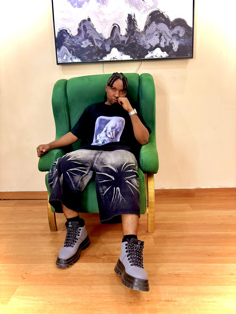its_elvidal's tweet photo. HAPPY BIRTHDAY TO ME 🎂🎉🎈🎁 🍾🍾
I was born to shine💡 and i pray the lights reflect grace and glory on my new age. 🙏

My new single #BORN_TO_SHINE will be dropping soon 🤞🏽
#Anticipate and wait on it.
Trust me it gon hit different 💣🧨🔥🔥🔥💯 https://t.co/QGfTLbgZac