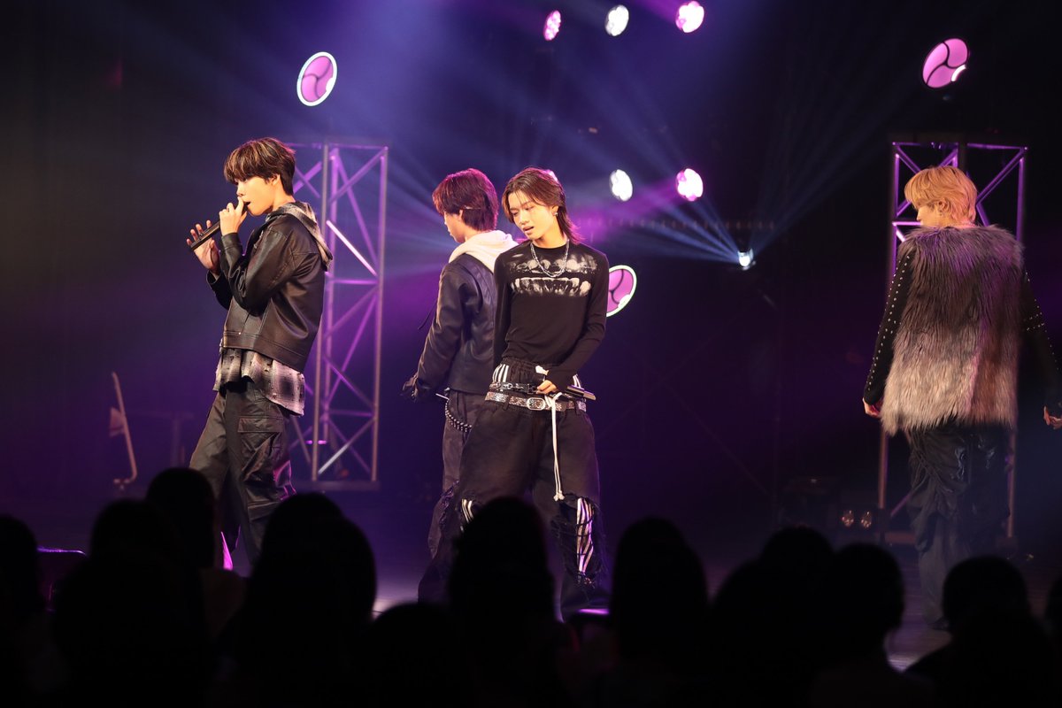 tryangle_bmsg's tweet photo. the TRYANGLE 1st Round stage still⟁
〜SPECIAL EVENT in Aichi〜

トレトラ番組オリジナルグッズ販売中！
https://t.co/YheWTlK1QC
▼7月31日23:59まで

@bmsg_trainee #BMSGTRAINEE https://t.co/87X6cScHUh