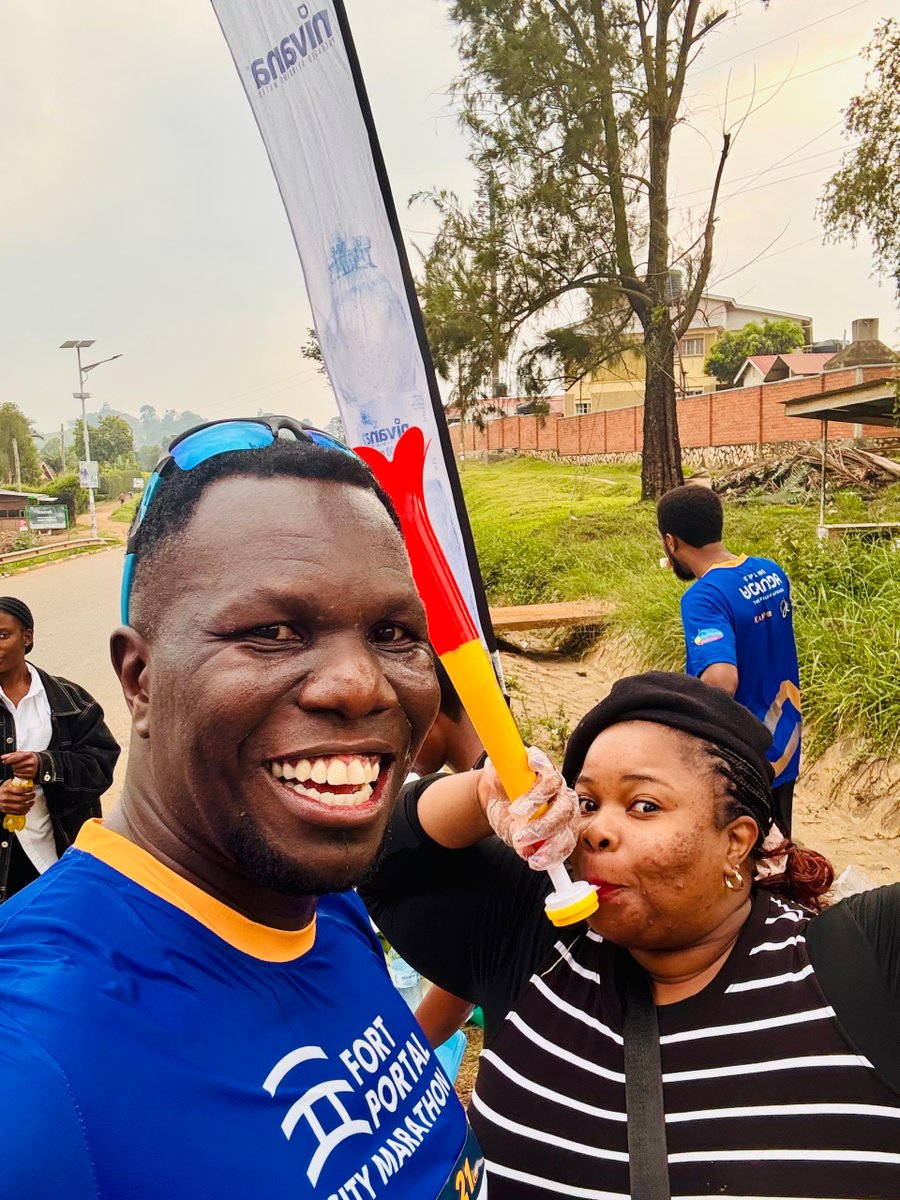 UNGlobalPulseUG's tweet photo. 📸 #PictureMonday
Many smiles. 💙
We're proud that the @DataCities Consortium was part of the @FPcitymarathon, where we managed one of the hydration points, keeping runners refreshed as they took on #ARunInParadise

It was a privilege to support an event that brings together sport, tourism, and community.
To many more miles together!
#FortPortalCityMarathon #DataCities #TourismData