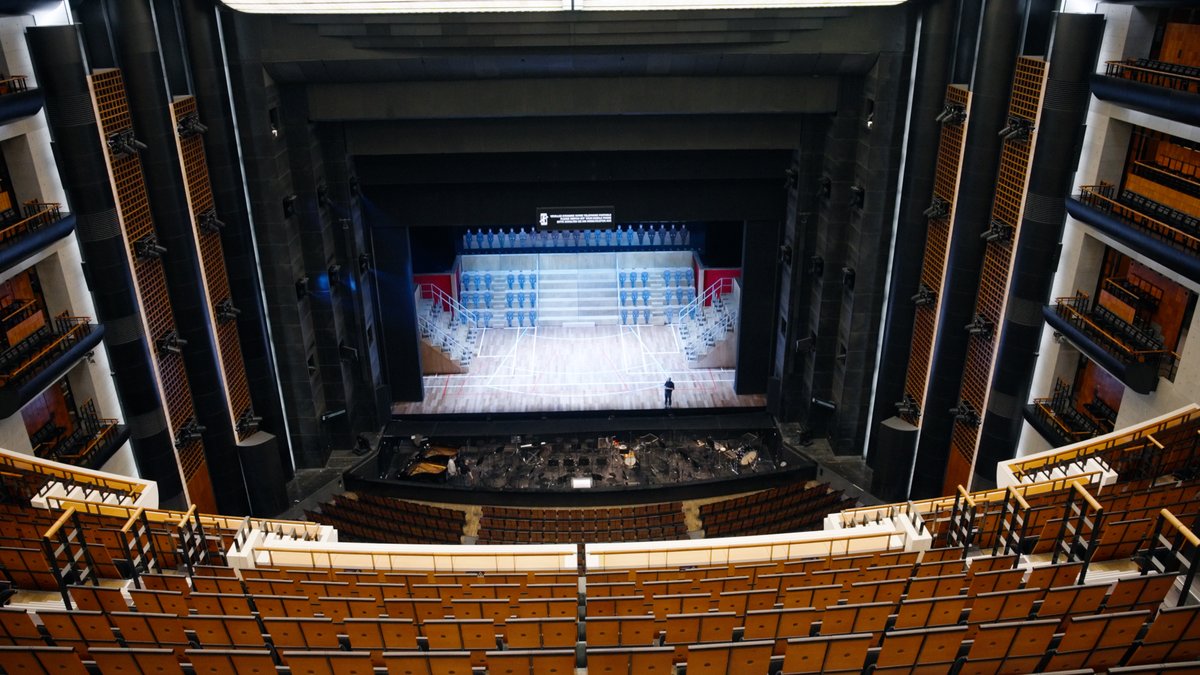 lawo's tweet photo. How does one of France's most renowned opera venues manage monitoring, recording, streaming, and broadcast simultaneously?

Discover how Opéra Bastille uses Lawo Audio-over-IP infrastructure to simplify operations and future-proof production.

🎥 https://t.co/ThUfopmmDh https://t.co/UqOtnI0sUl
