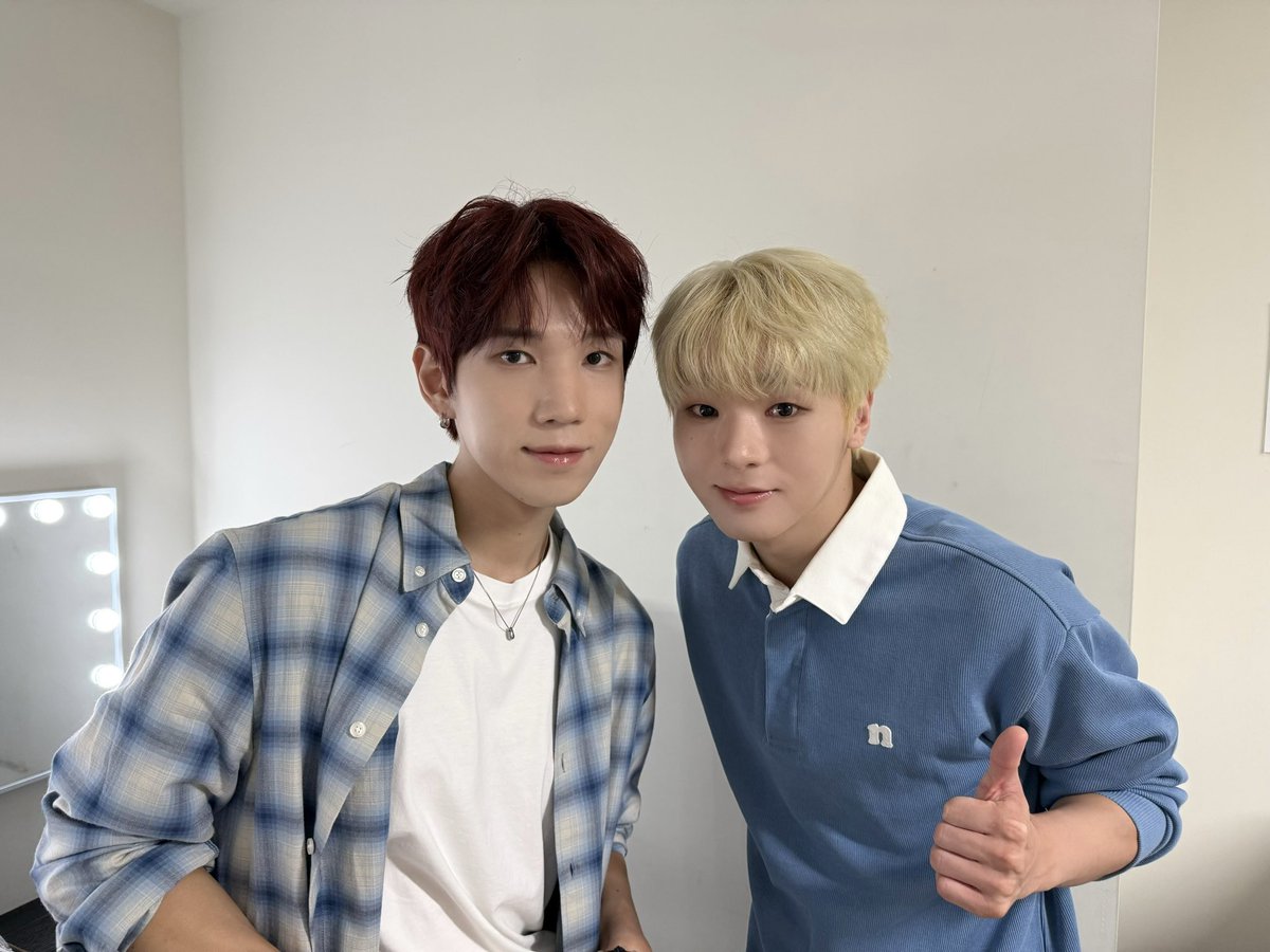 HyesungKook's tweet photo. [📷]

우리 또 만나기로 약속❕❗️❣️

#혜성 #HYESUNG
#성국 #SUNGKOOK https://t.co/9avPfCAbFs