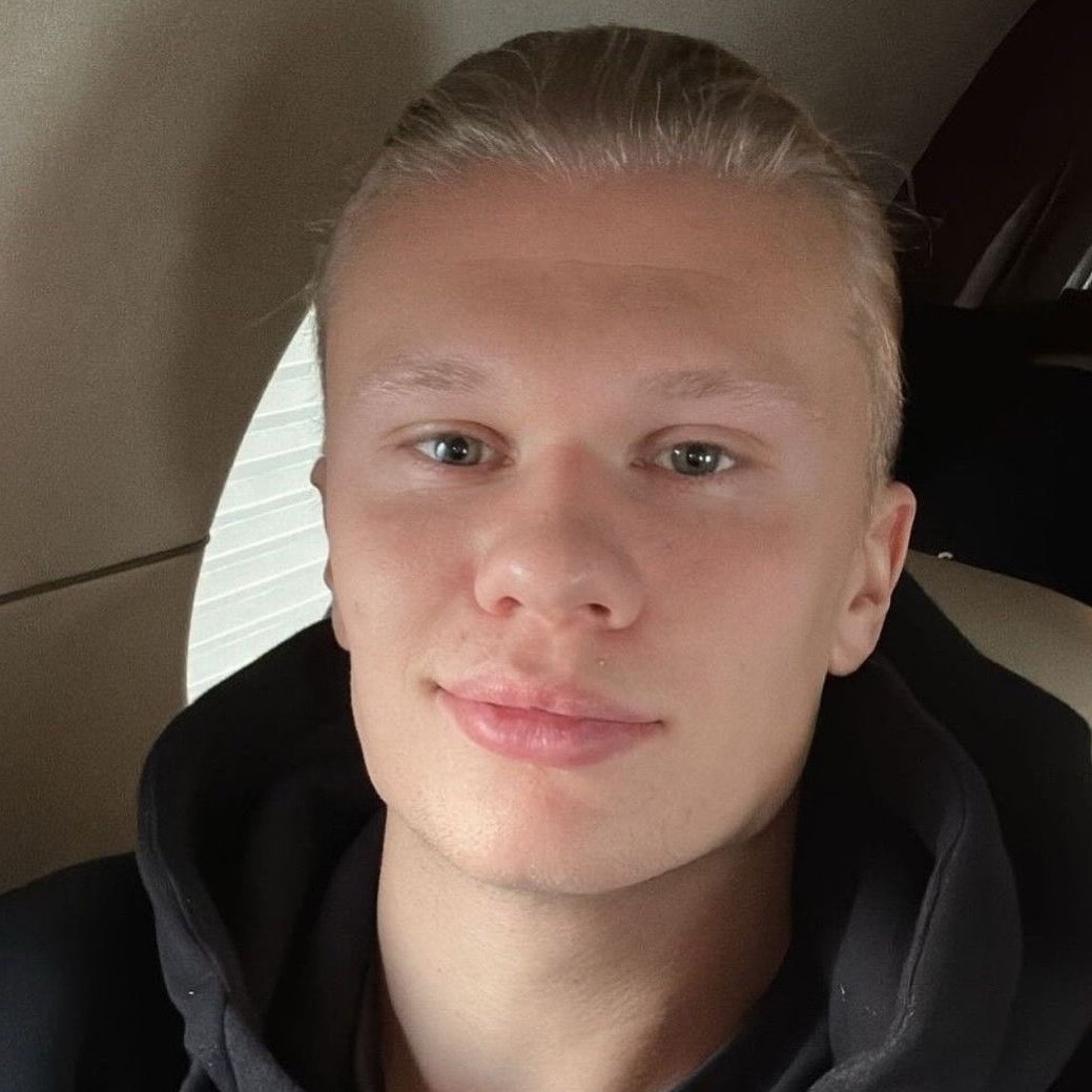 AcervoCharts's tweet photo. Erling Haaland continua com o mesmo sorriso de quando era criança. https://t.co/pxoHfxzxvo
