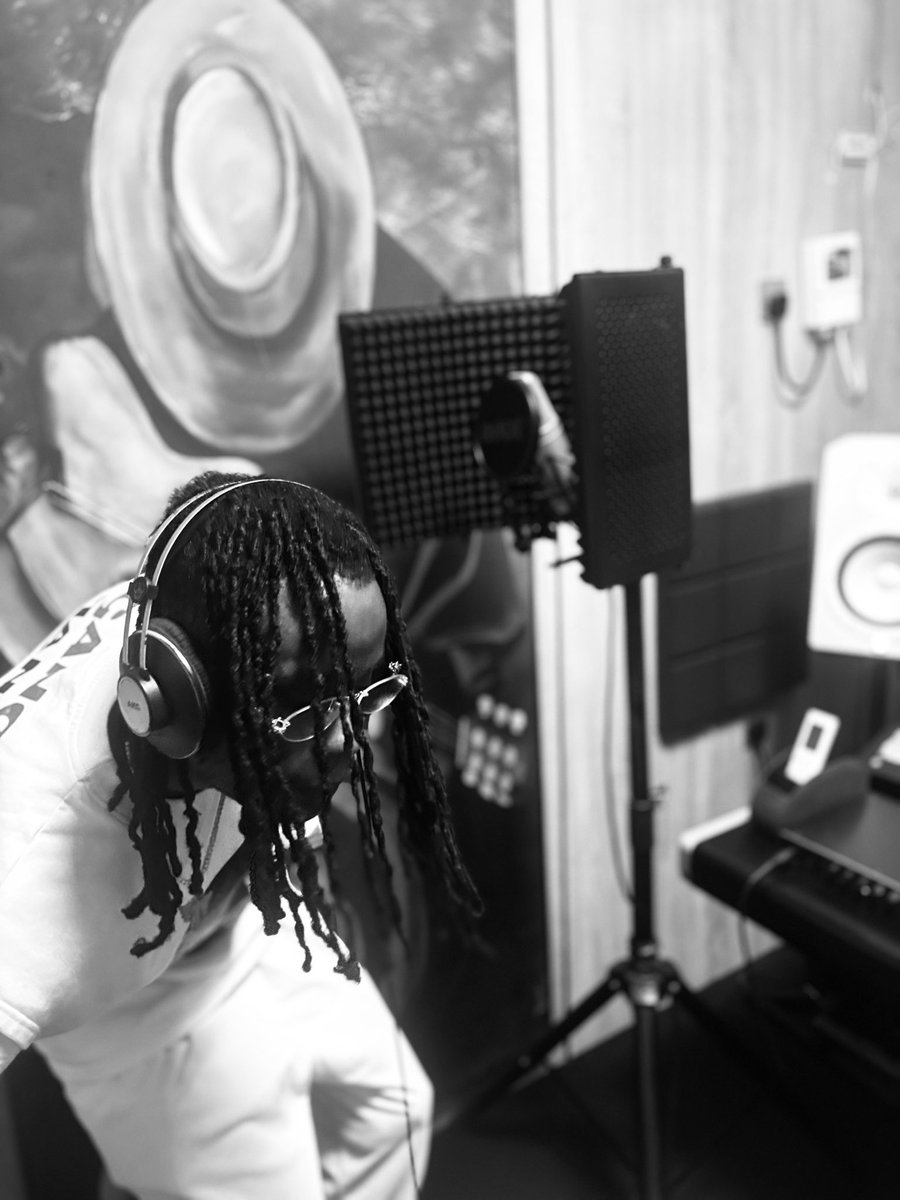 BAGBWOY_'s tweet photo. Back to work 🎶 🎶 

#voiceofnaijadrill https://t.co/K2a3OyRtZQ