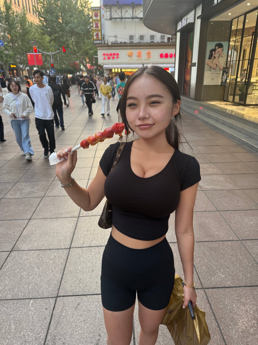 yumietoooo's tweet photo. I taste better btw https://t.co/RTrsc7ELrB