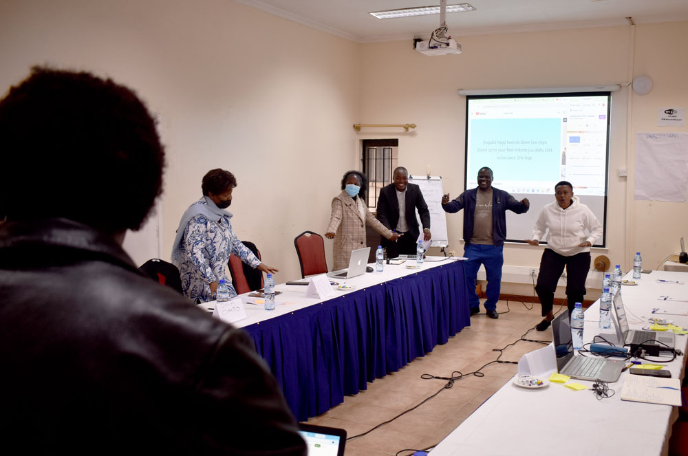 DTMAfrica's tweet photo. Warming up in Nairobi...

Can you guess which song we are dancing to?

The #DevReporter skills building in radio production. kicks off today.

How has your week started off?

#DTMAfrica https://t.co/OeK1EAfFL7