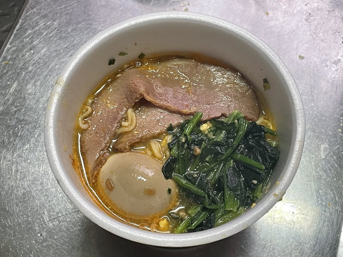 m_kase00's tweet photo. 最近のご飯φ(・ω・　)
焼きそば。
家ラーメン豚骨醤油。
カツ丼。
博多風龍ラーメン。 https://t.co/IdXdWZ9UV6