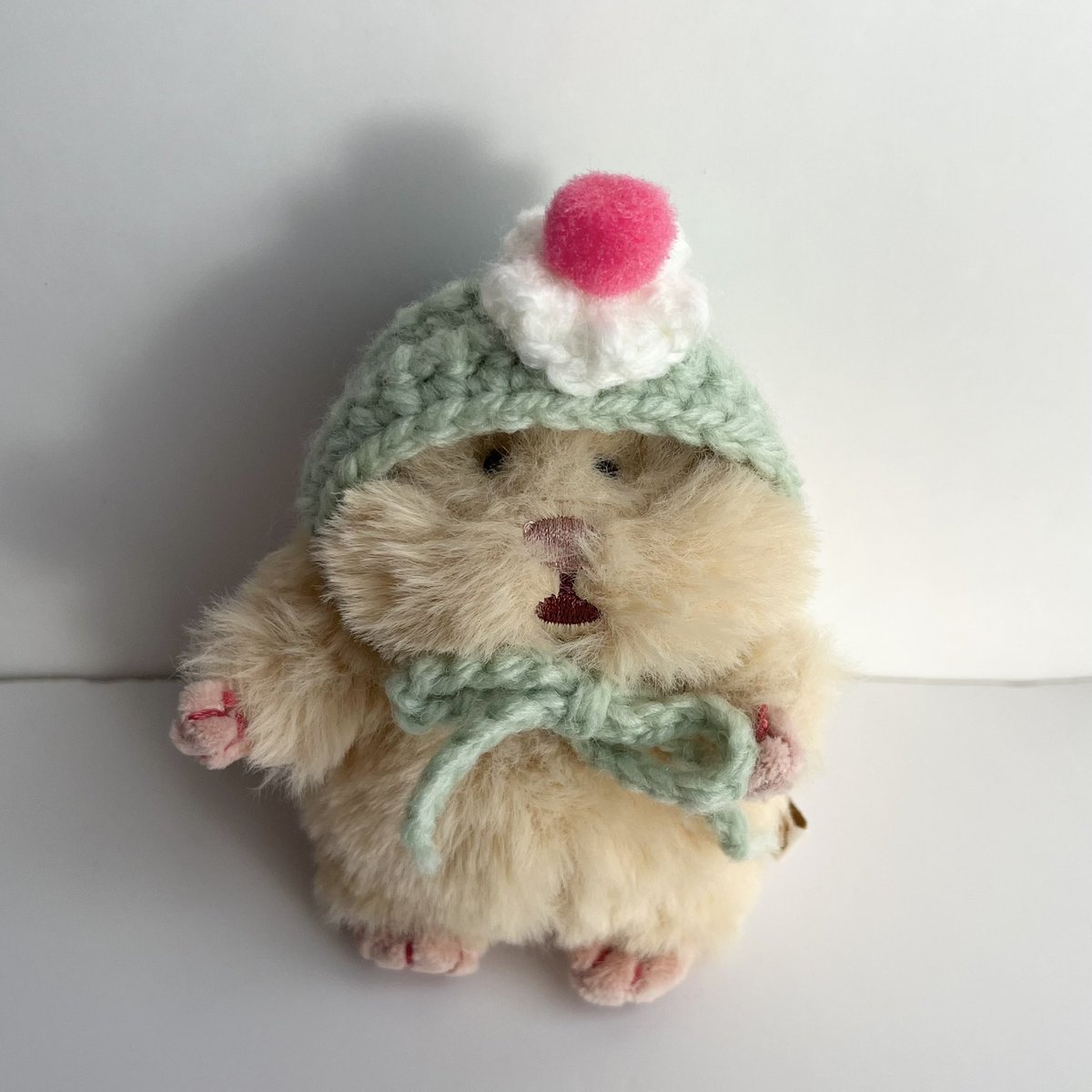Te1_ll's tweet photo. クリームソーダボンネット
濃い色と淡い色どっちがかわいい？ https://t.co/uCXbOinKxG