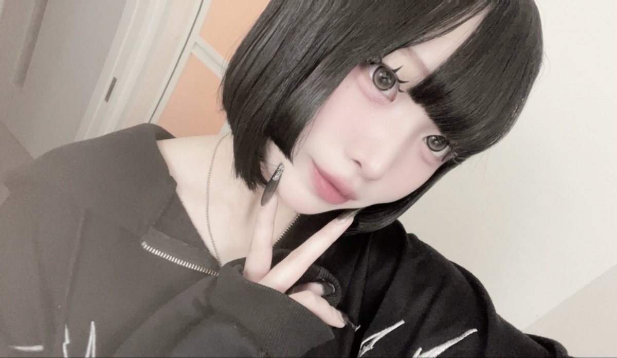 ゆの tweet media