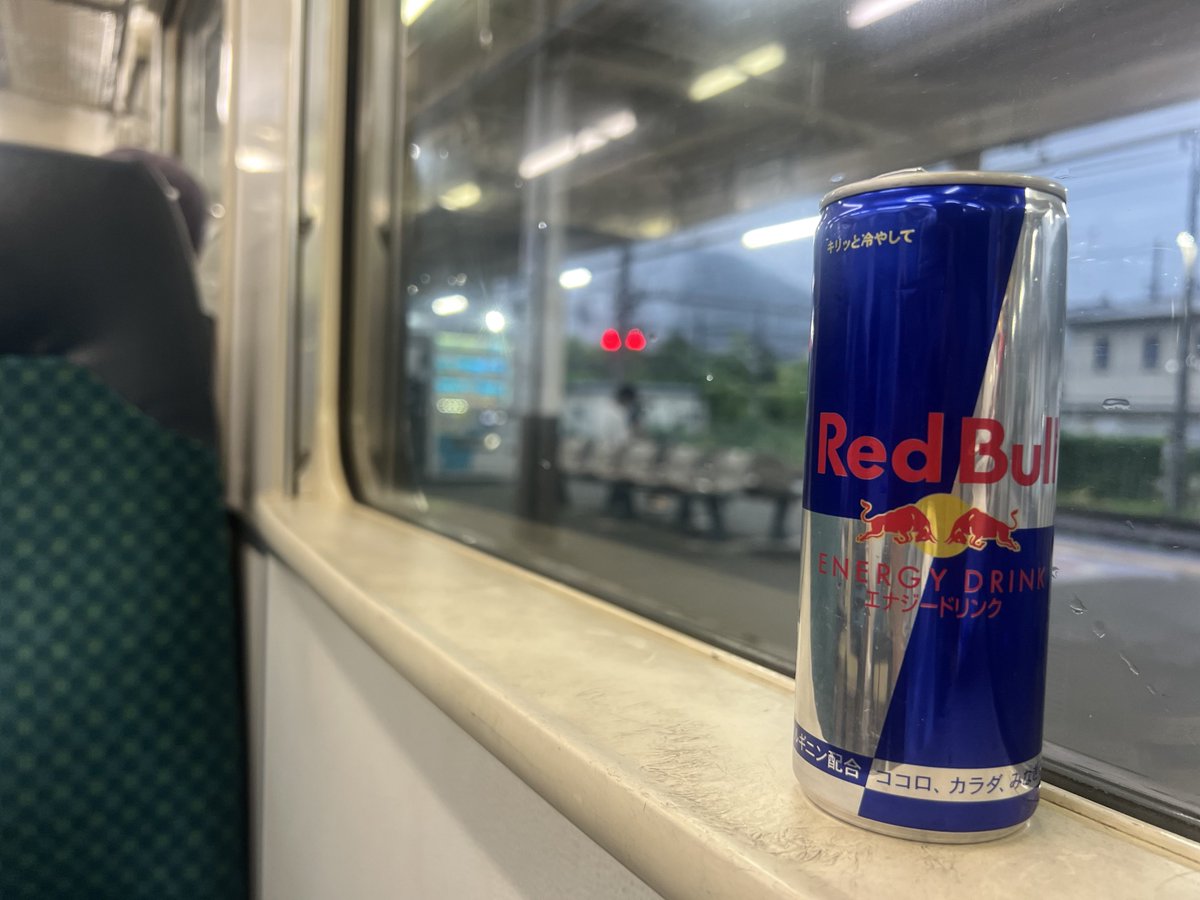NicoRobin_SPL36's tweet photo. 落雷で電車詰まっててアーナキソ😭 https://t.co/qNHq5N9IYV