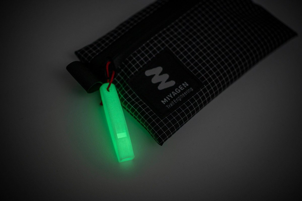 miyagen_corp's tweet photo. 3D WHISTLE 2g Glowの商品ページを大幅に更新しました。

これまで文章で説明していた内容をなるべく図解して、わかりやすくしたつもりです。
超小型、超軽量、大音量、となんでも詰め込んだホイッスルです。
開発当時の4年前はAIもなくて人海戦術で世界中の笛や楽器の論文を読み漁り設計しました。
なるべくわかりやすく書き直したつもりなので読んでいただけると嬉しいです。