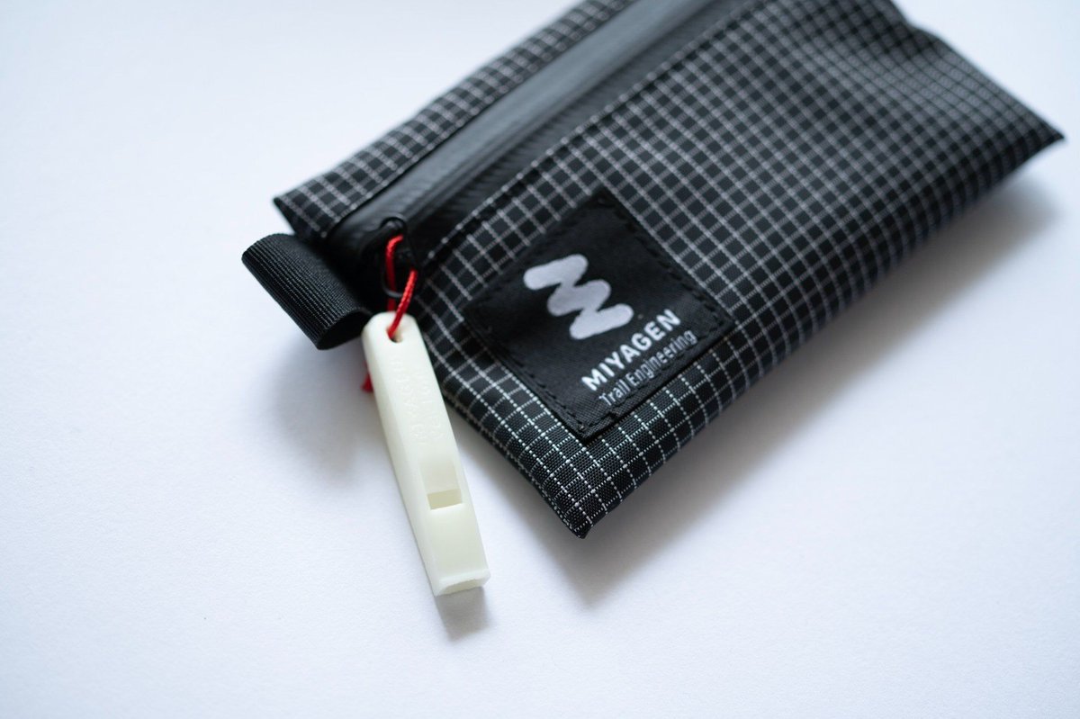 miyagen_corp's tweet photo. 3D WHISTLE 2g Glowの商品ページを大幅に更新しました。

これまで文章で説明していた内容をなるべく図解して、わかりやすくしたつもりです。
超小型、超軽量、大音量、となんでも詰め込んだホイッスルです。
開発当時の4年前はAIもなくて人海戦術で世界中の笛や楽器の論文を読み漁り設計しました。
なるべくわかりやすく書き直したつもりなので読んでいただけると嬉しいです。