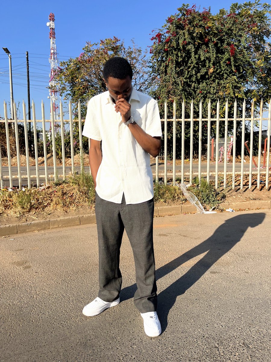 Slims_nj's tweet photo. Stream my new song reminiscing on any streaming platform of your choice ✨️ 
https://t.co/p0DUtJH1hB https://t.co/K1DFxl0YTU