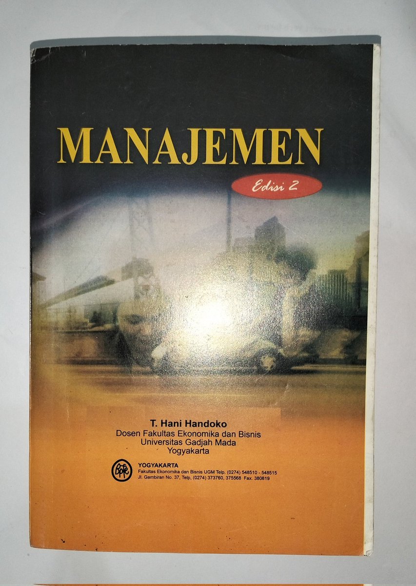 mafutureis's tweet photo. want to sell wts preloved manajemen by t hani handoko 15K ajaaaa. masih bagus dan bau baru nya masih ada banget. via 🍊 yap https://t.co/f0HkPHWcDH