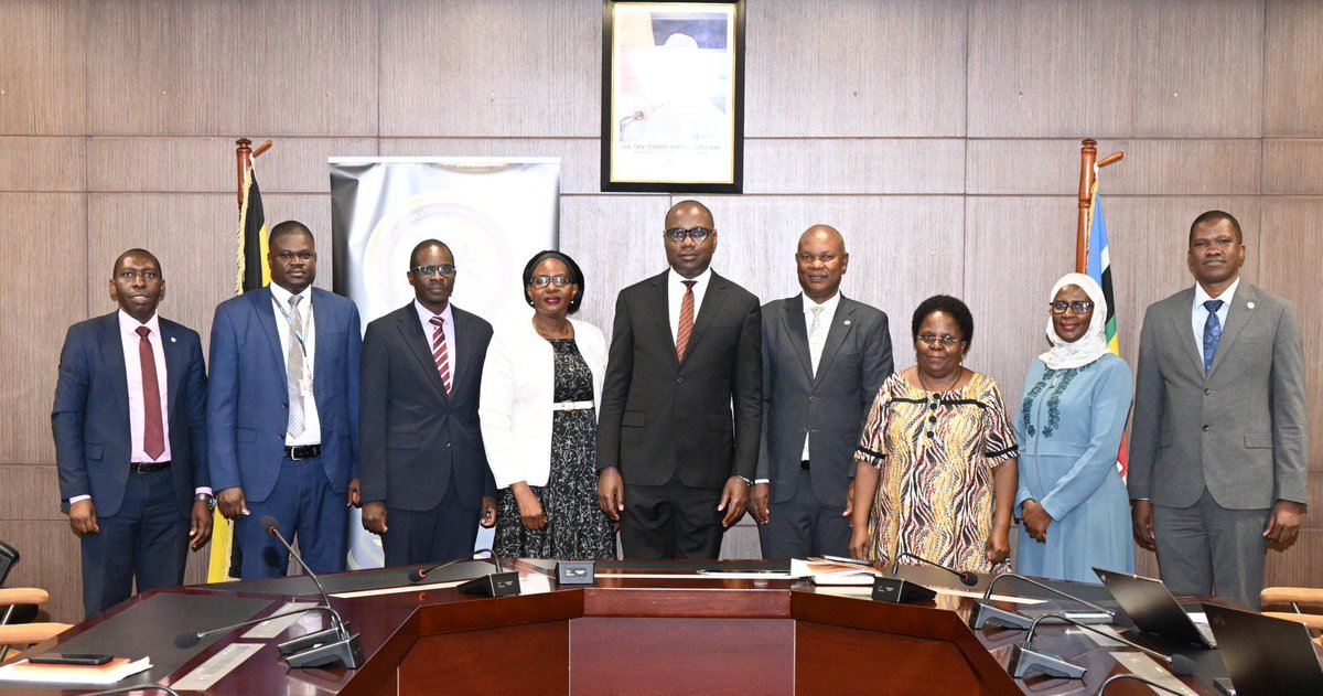 henrymusasizi1's tweet photo. I have tasked Economic Policy Research Centre (EPRC) to focus on generating evidence-based economic policy research and analysis that will support Uganda to achieve a 500-billion-dollar economy by 2040.

@EPRC_official was established in 1993 by @mofpedU and @Makerere to build in-country policy research capacity and has since become Uganda’s leading economic policy think tank.

Evidence-based research is critical for policy makers to make informed decisions on the socio-economic transformation of the country, adding that there is need for more evidence-based research to ensure the anchor sectors (ATMS) deliver Uganda’s tenfold growth. 

 While meeting the Board and Management of Economic Policy Research Centre (EPRC) at @mofpedU I also urged them to produce evidence based research to spur Uganda’s tenfold growth agenda