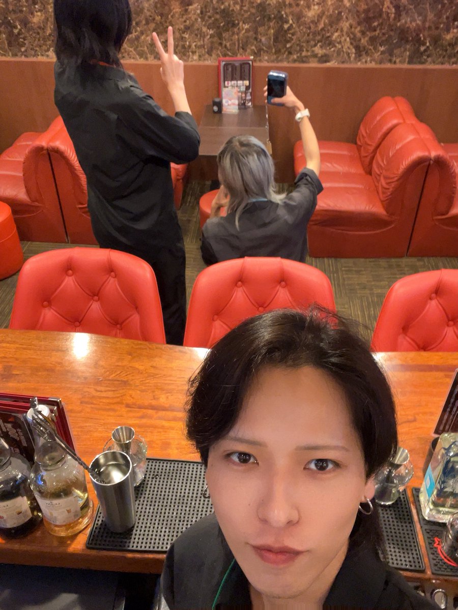 nicobar_TOM's tweet photo. ・
・

全員が全員を移そうとしてこうなった
18〜2で出勤してます

#京都バー #京都グルメ #京都コンカフェ 
・ https://t.co/KvUaKmhEcR