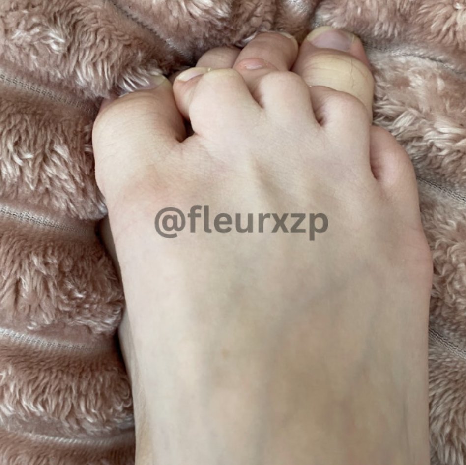 fleur tweet media