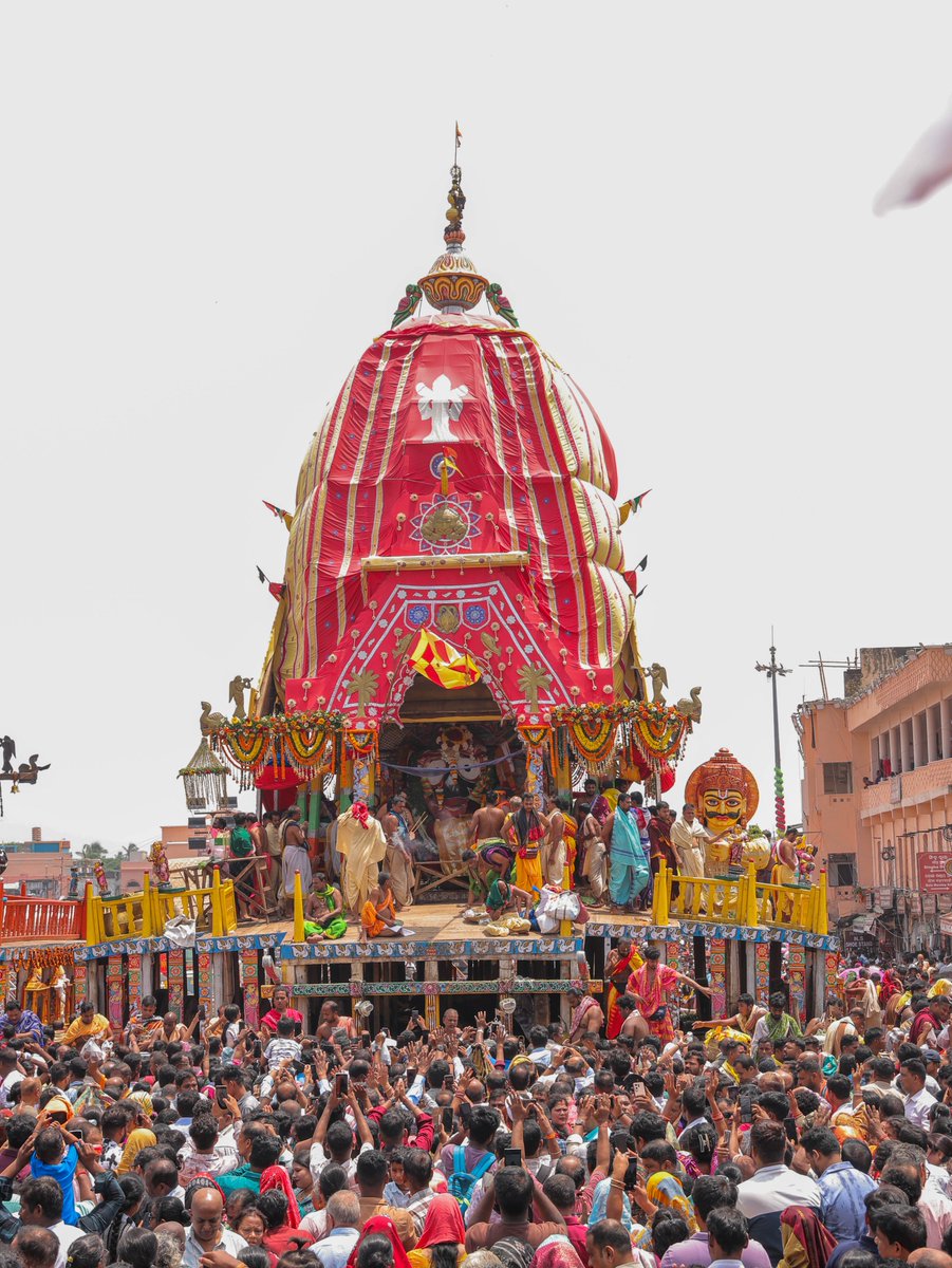 JagannathaDhaam's tweet photo. ପବିତ୍ର ନୀଳାଦ୍ରି ବିଜେ ଅବସରରେ ରଥାରୂଢ଼ ଶ୍ରୀବିଗ୍ରହଙ୍କ ଦିବ୍ୟ ଦର୍ଶନ।

#Niladribije #Rathayatra2026 #JaiJagannatha #RathaJatra2026 #RathaYatra #ShreeJagannathaDhaam #Puri https://t.co/FcgkIb4kC8
