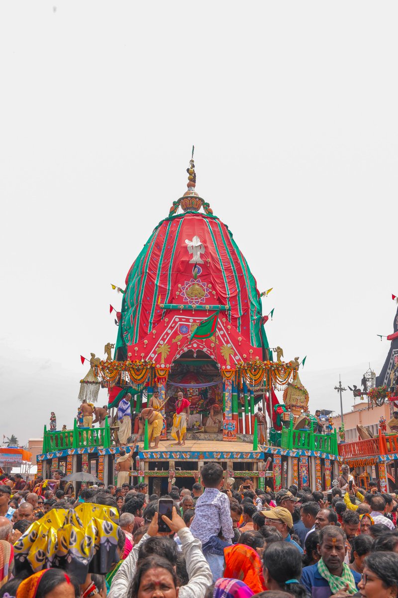 JagannathaDhaam's tweet photo. ପବିତ୍ର ନୀଳାଦ୍ରି ବିଜେ ଅବସରରେ ରଥାରୂଢ଼ ଶ୍ରୀବିଗ୍ରହଙ୍କ ଦିବ୍ୟ ଦର୍ଶନ।

#Niladribije #Rathayatra2026 #JaiJagannatha #RathaJatra2026 #RathaYatra #ShreeJagannathaDhaam #Puri https://t.co/FcgkIb4kC8