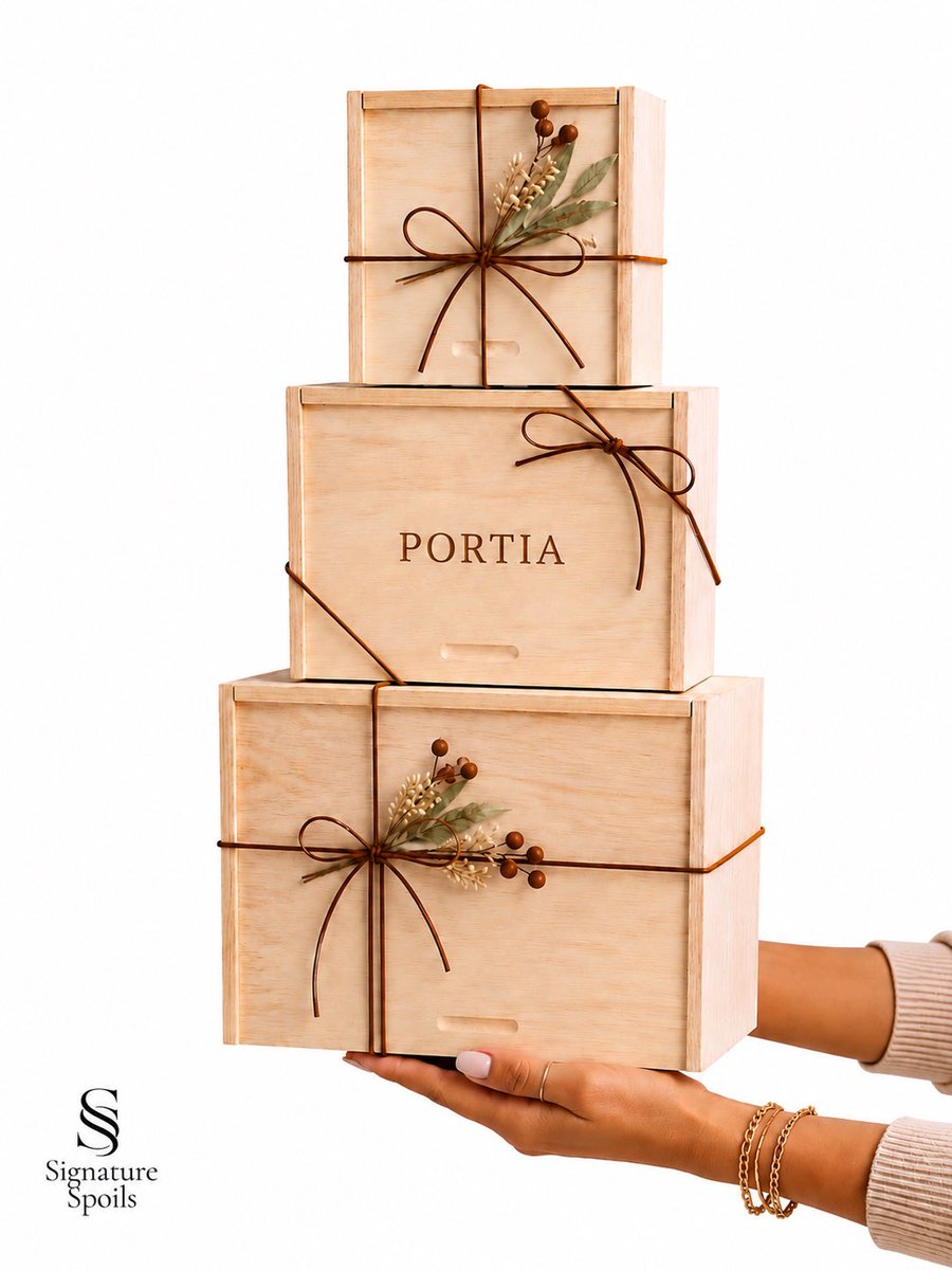 Signaturespoils's tweet photo. Signature Personalised Wooden Box ✨

Crafted from natural wood &amp; personalised with a name of your choice, our perfect Signature Personalised Wooden Box is designed to create lasting memories. Whether you’re celebrating a birthday, bridal shower, wedding, baby shower, anniversary https://t.co/Iu4esoXPGS