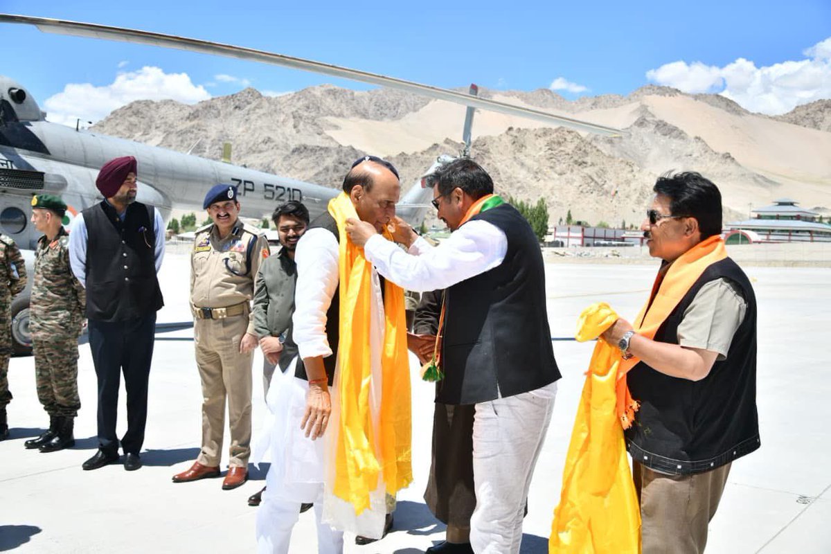 TashiKhachu's tweet photo. BJP Ladakh State President Shri Tashi Gyaltsan Khachu, accompanied by State Vice President Shri Gyal P. Wangyal and other senior party leaders, attended the 27th Kargil Vijay Diwas commemoration held in Leh on July 26.

The ceremony paid rich tribute to the courage, sacrifice, and valour of the brave soldiers of the Indian Armed Forces who laid down their lives during the 1999 Kargil War.

BJP Ladakh leaders also extended a warm welcome to Hon’ble Defence Minister Shri Rajnath Singh ji on his arrival in Leh from Drass, where he attended the #KargilVijayDiwas commemoration as Chief Guest and paid homage to the martyrs.

Speaking on the occasion, Shri Tashi Gyaltson Khachu expressed deep gratitude to the soldiers and their families, stating that Kargil Vijay Diwas stands as a symbol of India’s courage, unity, and patriotism.

BJP Ladakh leaders paid floral tributes to the martyrs and reaffirmed their commitment to honouring their legacy and supporting the Armed Forces.
@BJP4Ladakh