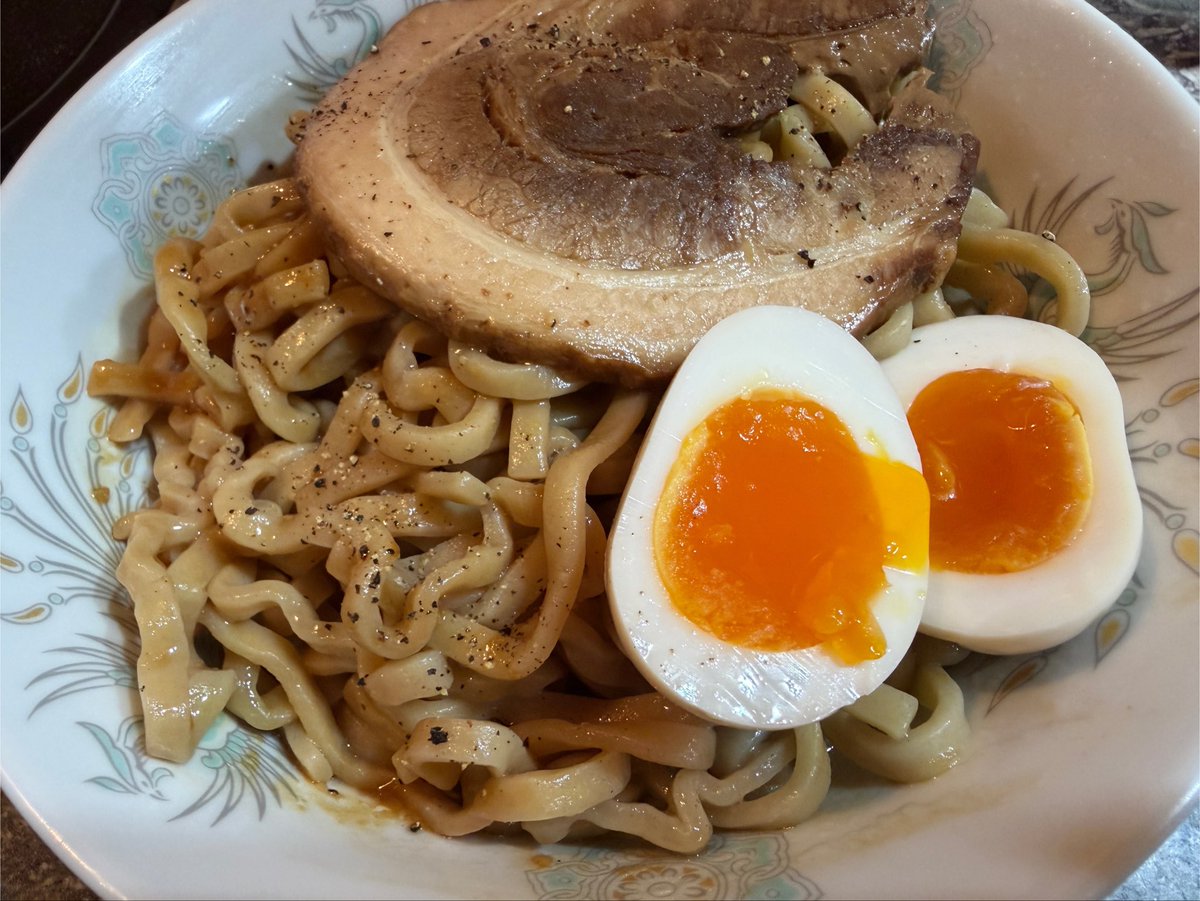 _amachandayo_'s tweet photo. カロリー5億 https://t.co/ENq5r89ezq