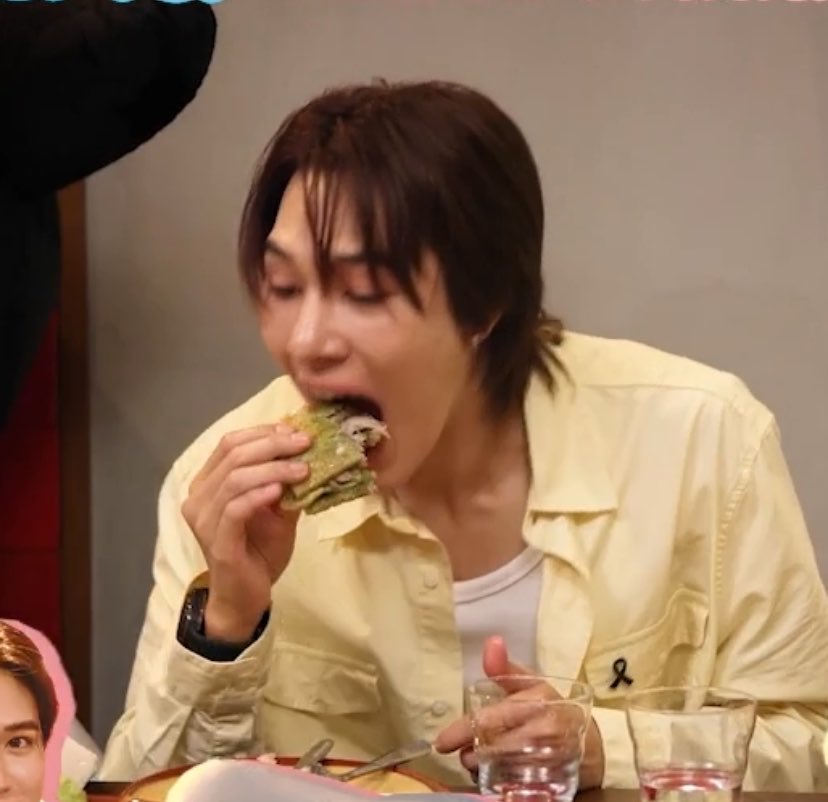 peachynanimeow's tweet photo. หนูนิทดลองกินแบบพี่เต งั่มมมมมม 😋 https://t.co/N5n0GFLhhM