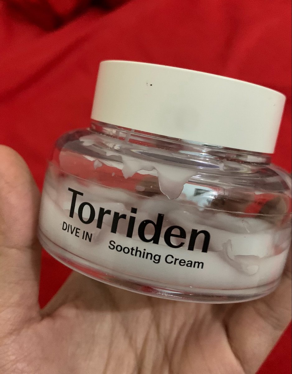 99swatermelon's tweet photo. uda mau abis aja yg gel, jadi lanjut cobain yg cream. jujur buat org yg punya riwayat dermatitis ngerasa cocok bgt sm torriden, apalagi sabun mukanya kaya nyaman bgt dimuka. huhuuu bestt🫶🏻😭 https://t.co/ByvAfm3Ue5