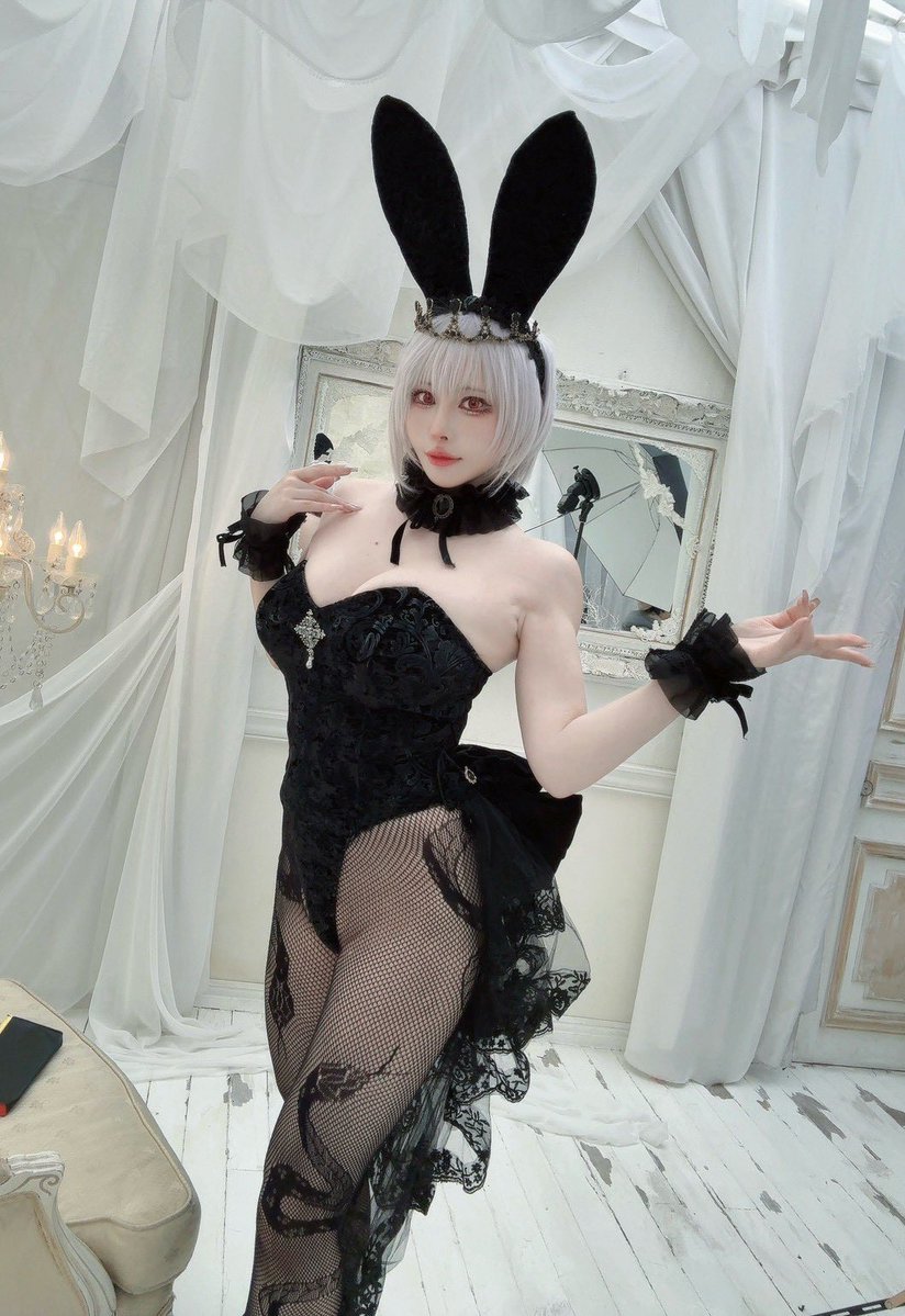 maisonbunny's tweet photo. 11/22(日)
出演者　うさぉ @usagicos 
この美しさ、見逃し厳禁👑 圧倒的ビジュアル https://t.co/Fx19cR3yE8