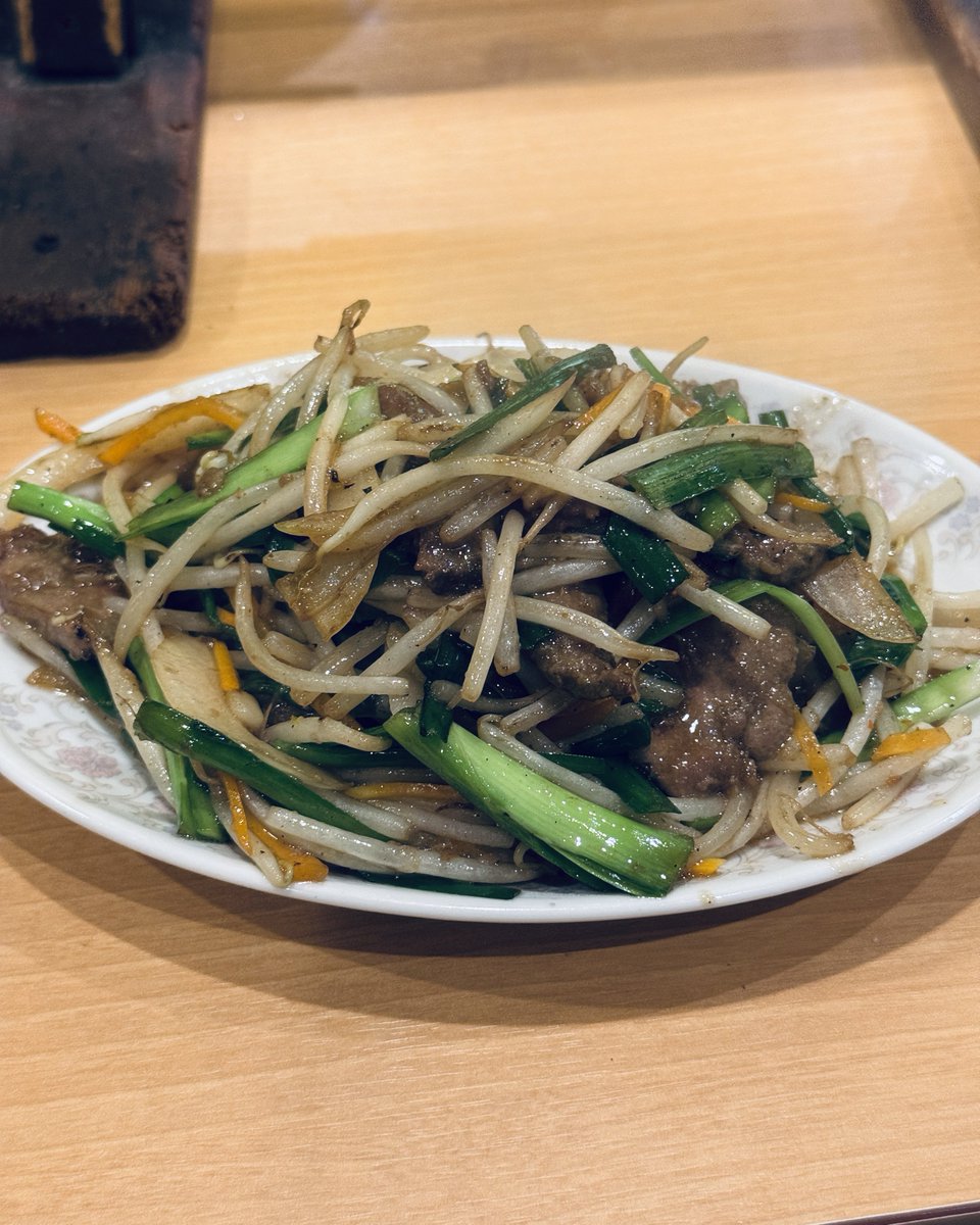 sleep_t's tweet photo. 横浜　中華一 龍王
ガーリックレバー丼
ラーメン
レバニラ炒め
餃子 https://t.co/ArlgydH85G