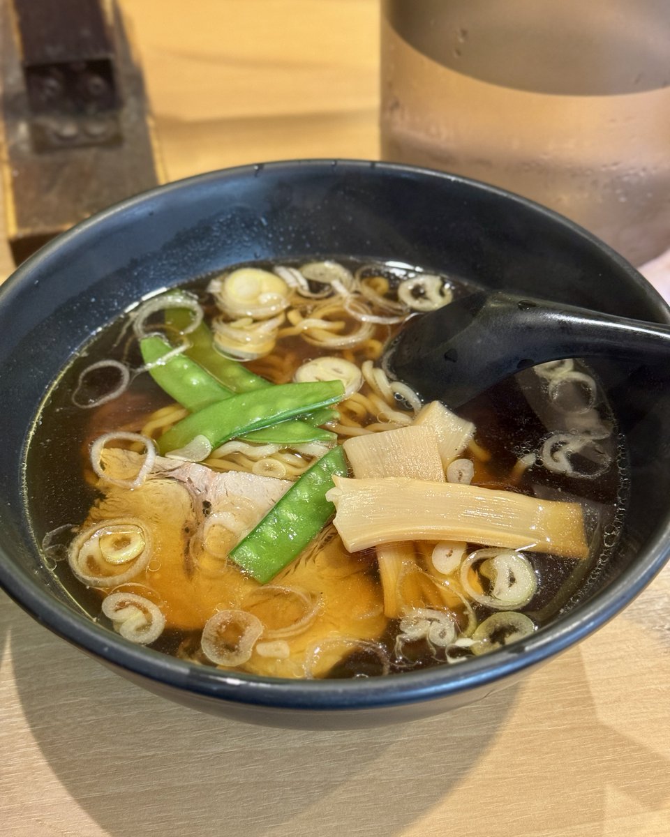 sleep_t's tweet photo. 横浜　中華一 龍王
ガーリックレバー丼
ラーメン
レバニラ炒め
餃子 https://t.co/ArlgydH85G