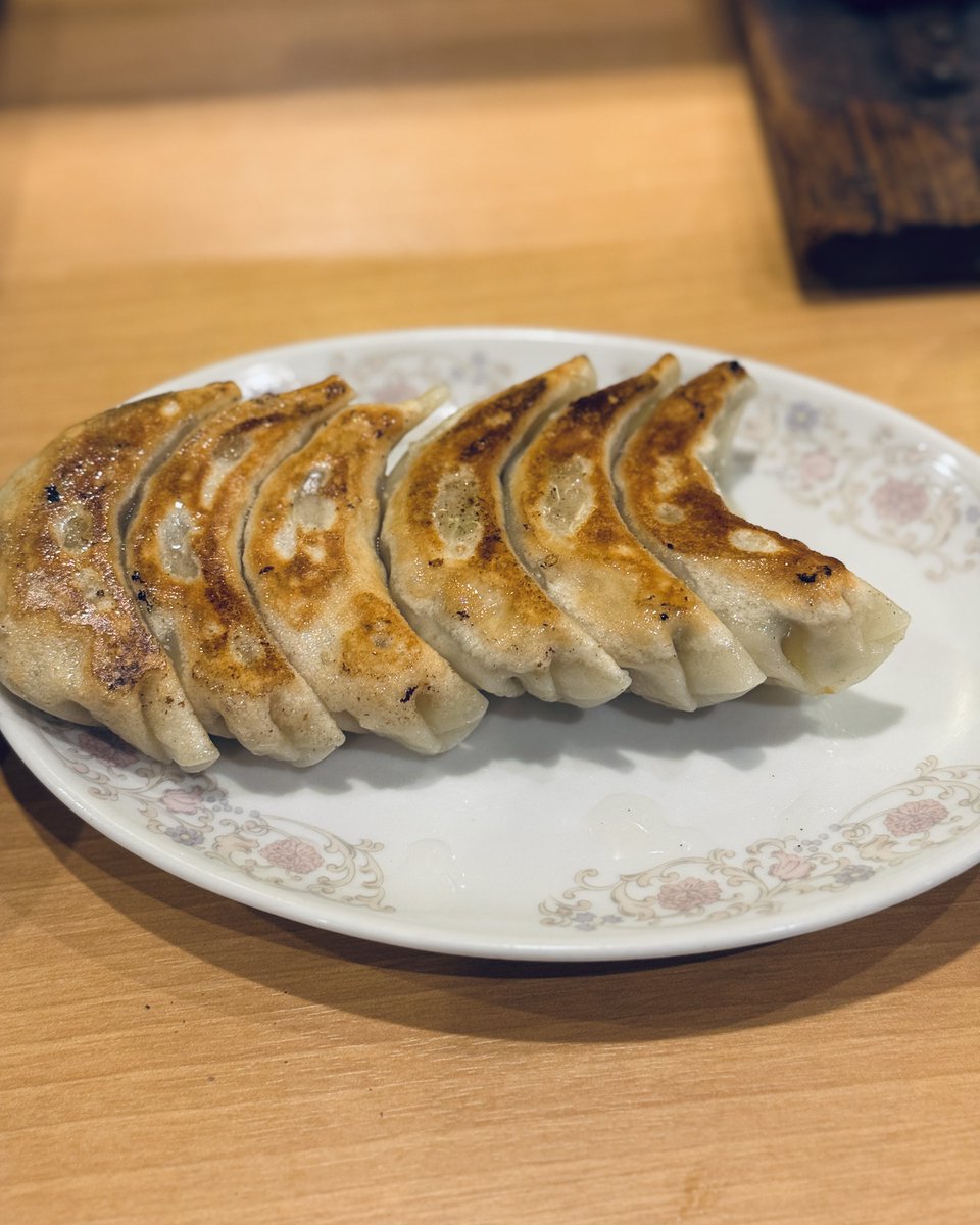 sleep_t's tweet photo. 横浜　中華一 龍王
ガーリックレバー丼
ラーメン
レバニラ炒め
餃子 https://t.co/ArlgydH85G