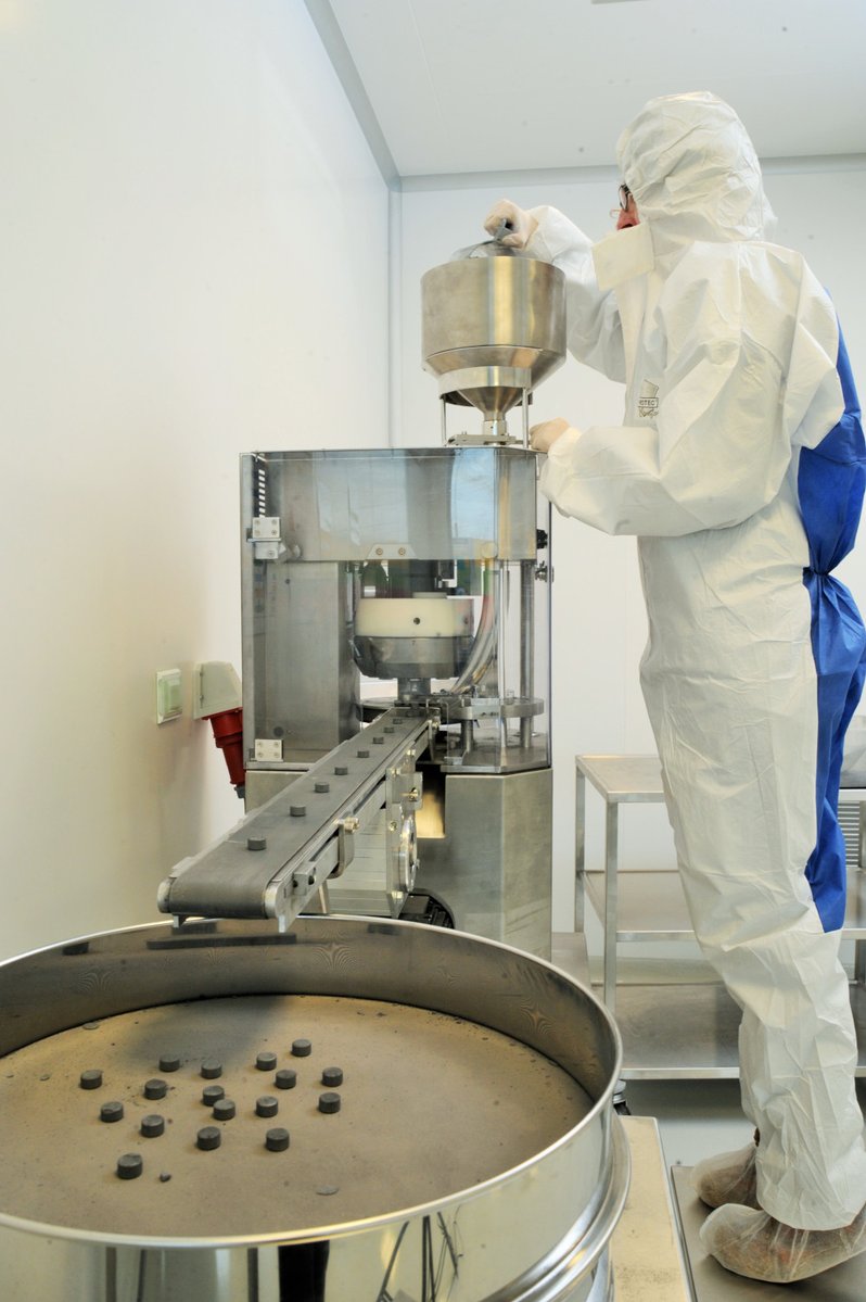 Arkasiraee's tweet photo. A jet engine does not become more efficient simply by becoming larger. It becomes more efficient by operating hotter at its very core section. 

The higher the turbine temperature, the more energy engineers can extract from fuel combustion increasing the efficiency, but extreme heat pushes conventional metals beyond their limits. 

The real challenge is a microscopic addition of one of Earth’s rarest elements, Rhenium, a metal that allows nickel superalloy turbine blades to resist creep, the slow deformation of metal under extreme heat and stress.

Added at only around 3-6% in advanced single-crystal nickel superalloys, rhenium dramatically improves high-temperature durability, allowing turbine blades to survive environments exceeding 1,100°C, while rotating thousands of times per minute under enormous centrifugal forces for tens of thousands of operating hours. 

Without this capability, many efficiency gains in modern commercial aircraft engines and industrial gas turbines would not exist.

The difficulty is not using rhenium, it is obtaining and transforming it into aerospace capability. With global production estimated at only 50-70 tonnes annually, compared with roughly 1.8 billion tonnes of steel production, rhenium exists on a completely different industrial scale, Rarest of the rare. 

It is rarely mined directly, instead, it is recovered as a by-product of copper and molybdenum refining, meaning supply depends on a small number of mining and secondary processing ecosystems. 

For scale, A tonne of industrial steel costs around $700-$1,000, while a tonne of high-purity aerospace grade rhenium pellets can reach approximately $2-4 million,  A difference of several thousand times in material value.

The true complexity lies in the entire ecosystem required to transform a trace element into an aerospace-grade capability, rare geological occurrence, specialised extraction, ultra-high-purity refining, advanced alloy design, single-crystal casting, thermal coatings, and decades of qualification.

Rhenium is not valuable because engineers require it in large quantities.

It is valuable because transforming a few kilograms of this exceptionally rare metal into reliable turbine capability requires some of the most advanced metallurgy and manufacturing expertise on Earth which only a handful of advanced countries can even in 2026.