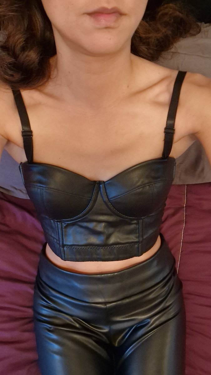 DSikanina's tweet photo. #rtgame avec une nouvelle lopette 

1/1/1
Max 1 com 📧
Durée 10 min fin 11h20

C'est son premier #rtgame faisons en sorte qu'il s'en souvienne 😈
Ruinons-le 💸

@AntoRT34 @Brun0Parent @docile_antoine @mouarfet @RT_Promo_Ant @user385u @dommes_rt  @RTFindomFR @rt_feet @promo_bdsm https://t.co/2nNt9tPI7A