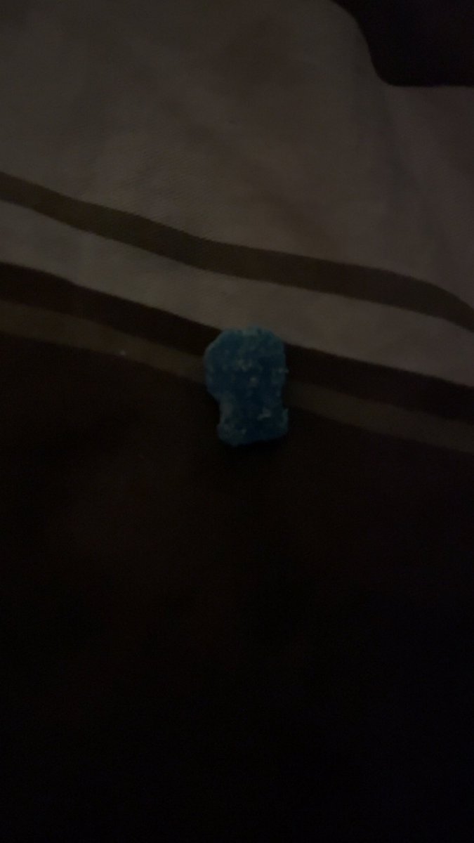 aarmyoftwo2's tweet photo. i bit off my sour patch kids head https://t.co/mCVywvdPrE